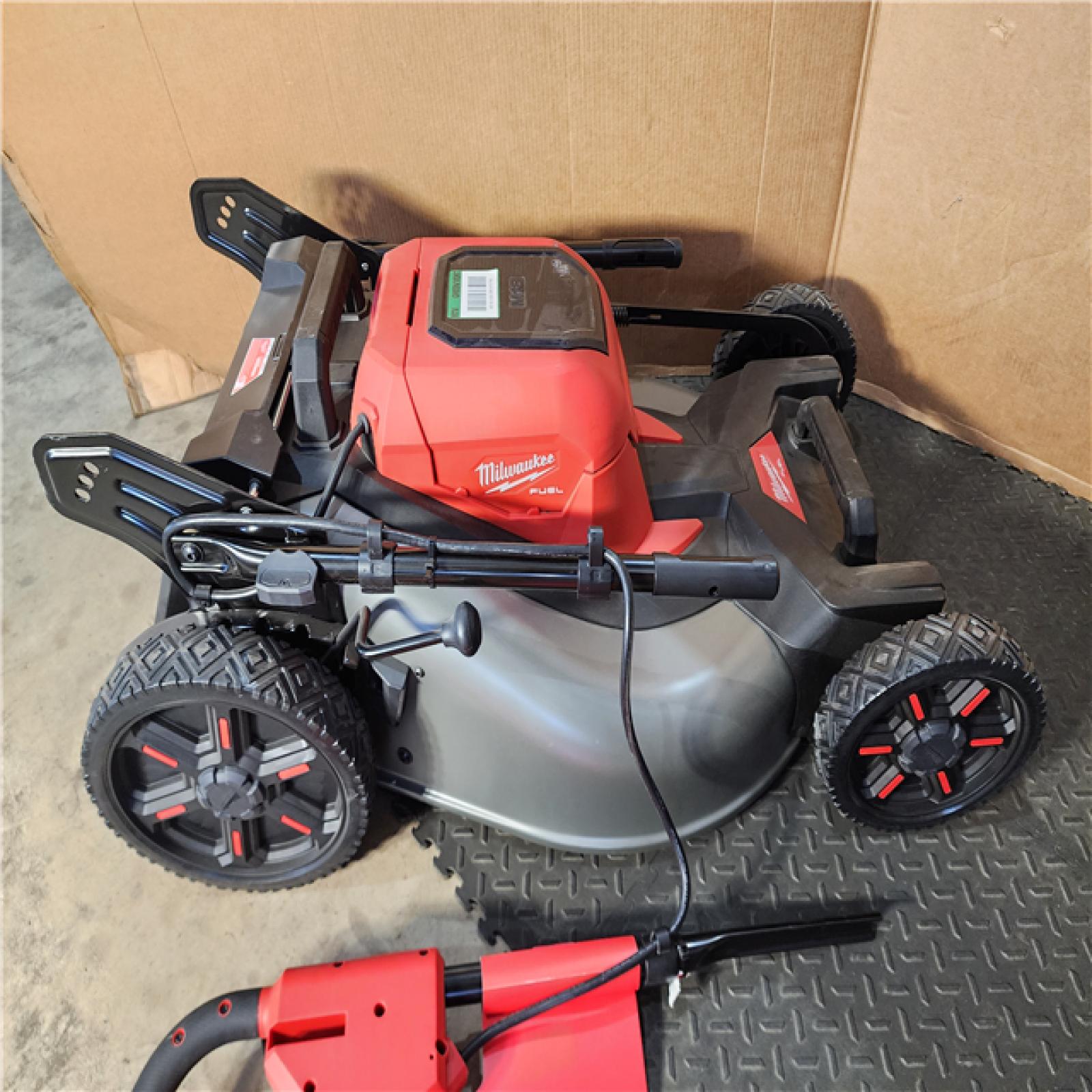 HOUSTON LOCATION - AS-IS Milwaukee M18 FUEL 2823-20 21 in. 18 V Battery Self-Propelled Lawn Mower (TOOL ONLY)