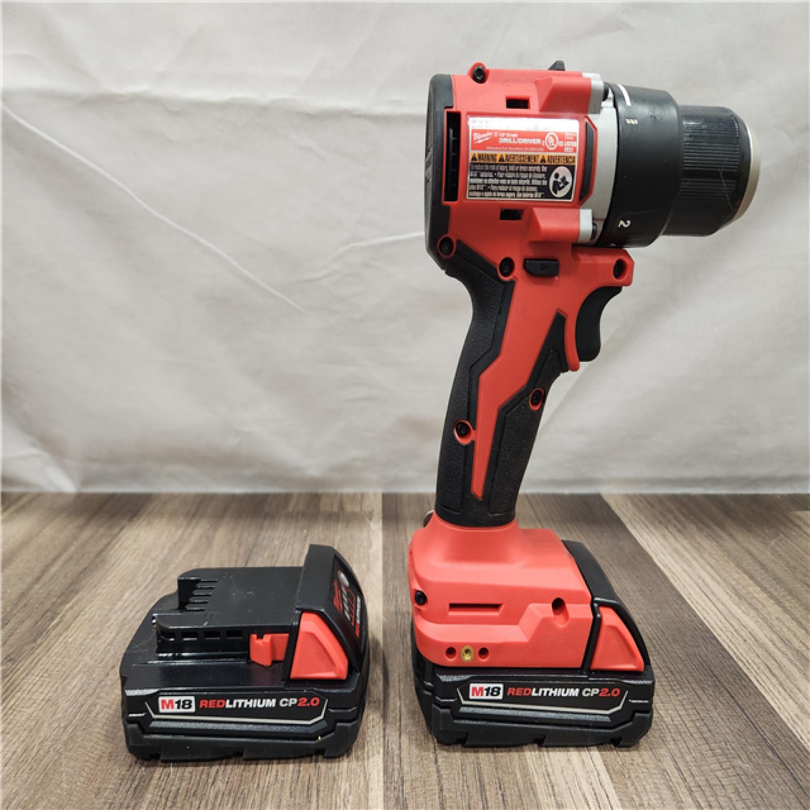 AS-IS- Milwaukee M18 18V Drill/Driver Kit