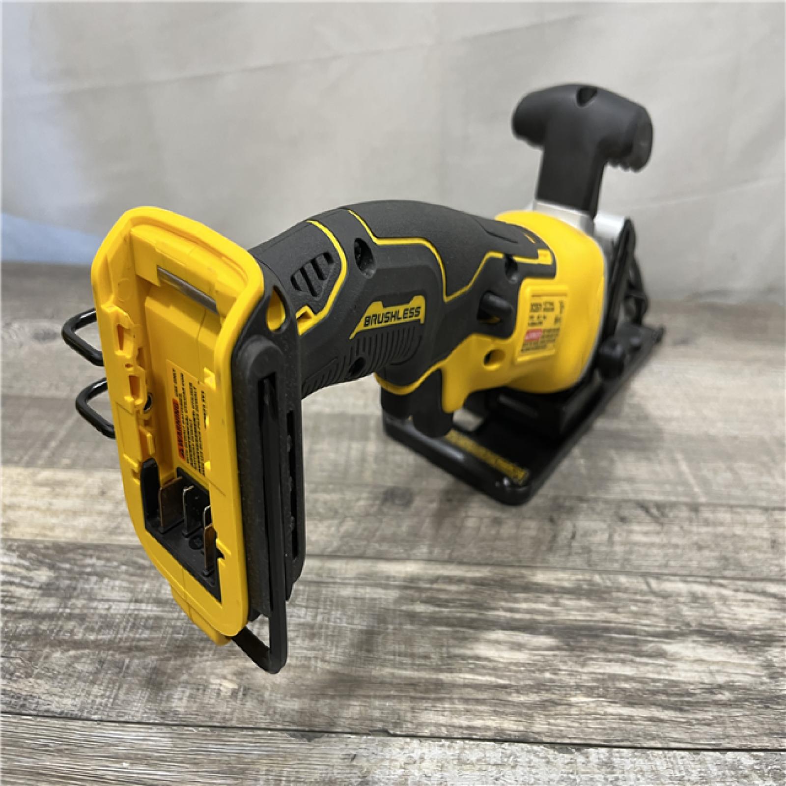 AS-IS DEWALT ATOMIC 20V MAX Cordless Brushless 4-1/2 in. Circular Saw (Tool Only)