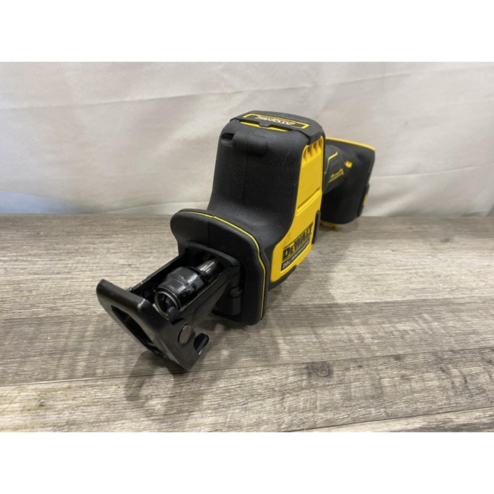 AS-IS DEWALT Atomic 20-Volt Maximum Cordless Brushless Compact Reciprocating Saw Kit