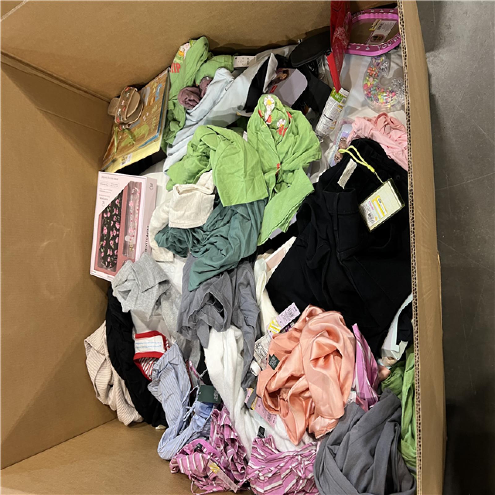 DALLAS LOCATION - CLOTHING, HOME GOODS PALLET