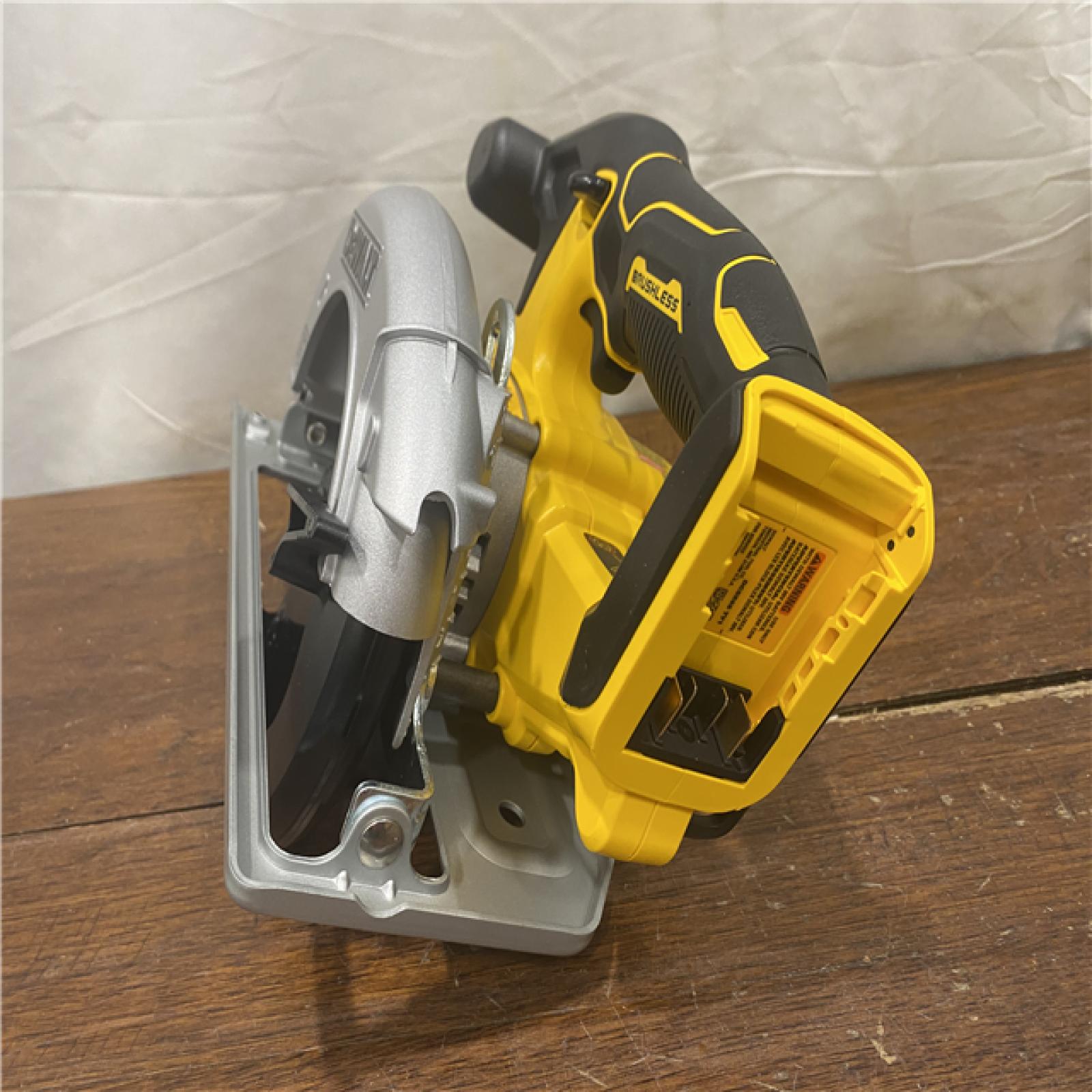 AS-IS Dewalt 20V Brushless cordless circular saw 6 1/2in (TOOL ONLY)