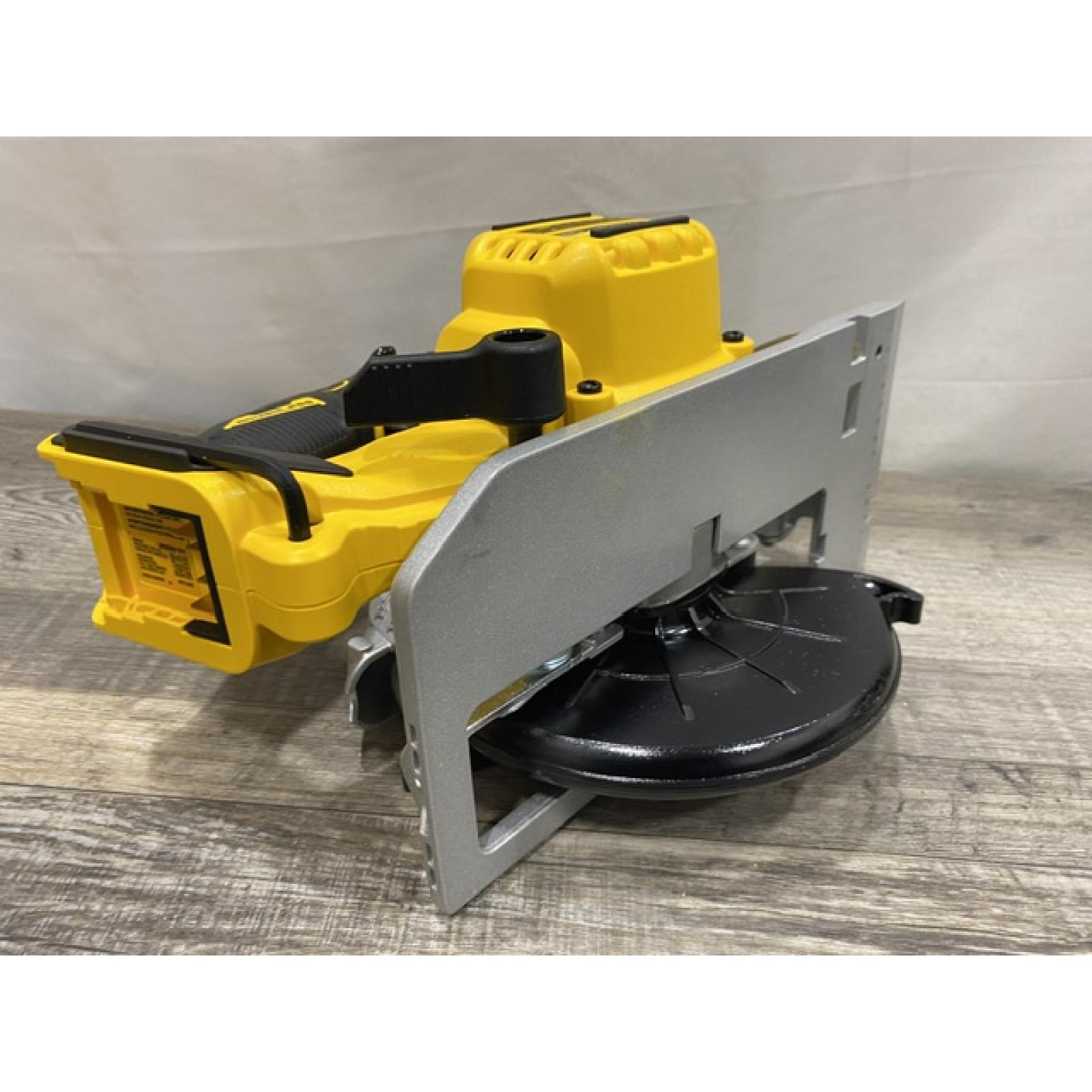 AS-IS DEWALT 20V MAX Cordless Brushless 6-1/2 in. Sidewinder Style Circular Saw (Tool Only)