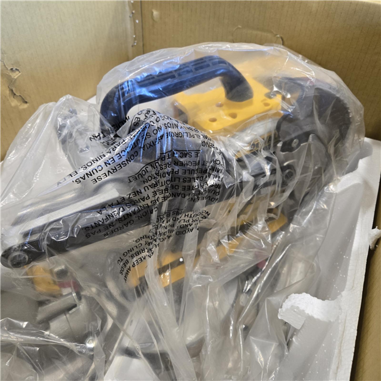 AS-IS DeWalt 20V MAX Cordless 7-1/4 in. Sliding Miter Saw Kit