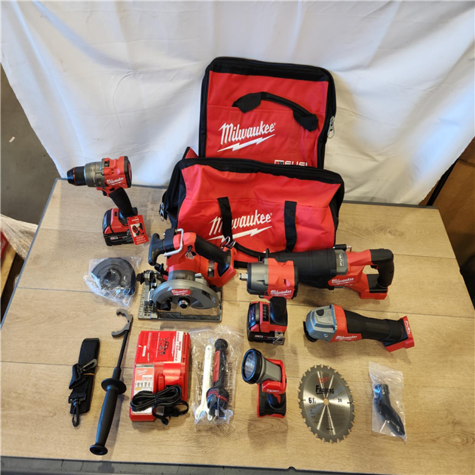 Milwaukee M18 FUEL 18V Lithium-Ion Brushless Cordless Combo Kit with Two 5.0 Ah Batteries  1 Charger  2 Tool Bags (6-Tool)