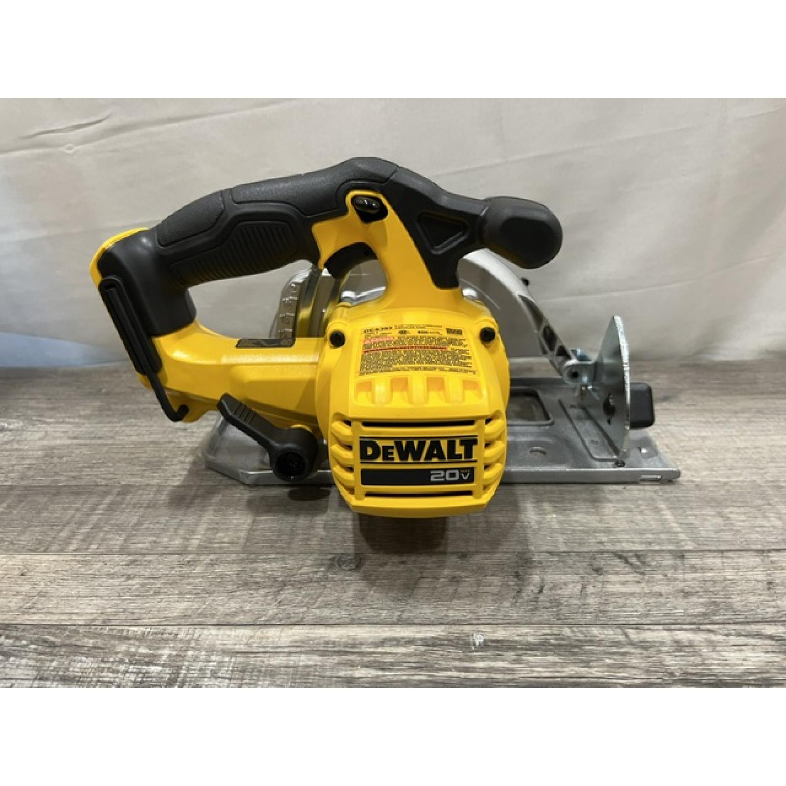 AS-IS DEWALT 20V MAX Cordless 6.5 in. Sidewinder Style Circular Saw (Tool Only)