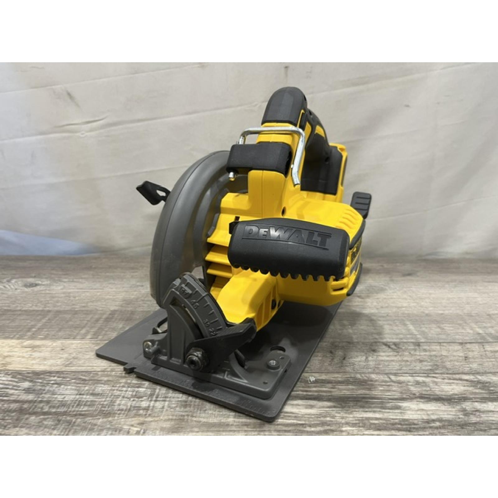 AS-IS DEWALT FLEXVOLT 60V MAX Cordless Brushless 7-1/4 in. Circular Saw with Brake (Tool Only)