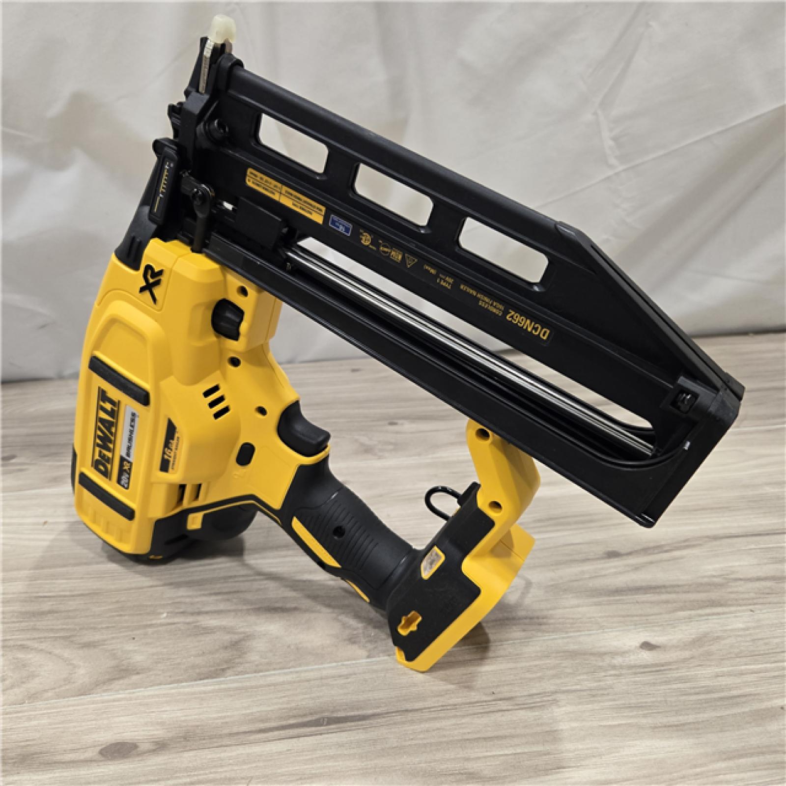 AS-IS DEWALT 20V MAX XR 16-Gauge Cordless Finish Nailer (Tool Only)