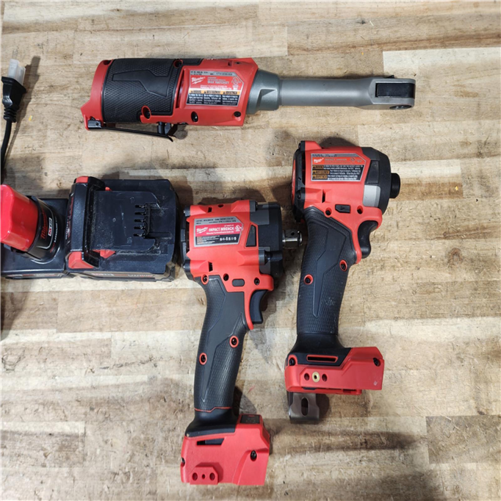HOUSTON LOCATION - AS - IS Milwaukee 3 Tool Combo Kit W/ (2) Battery & Charger