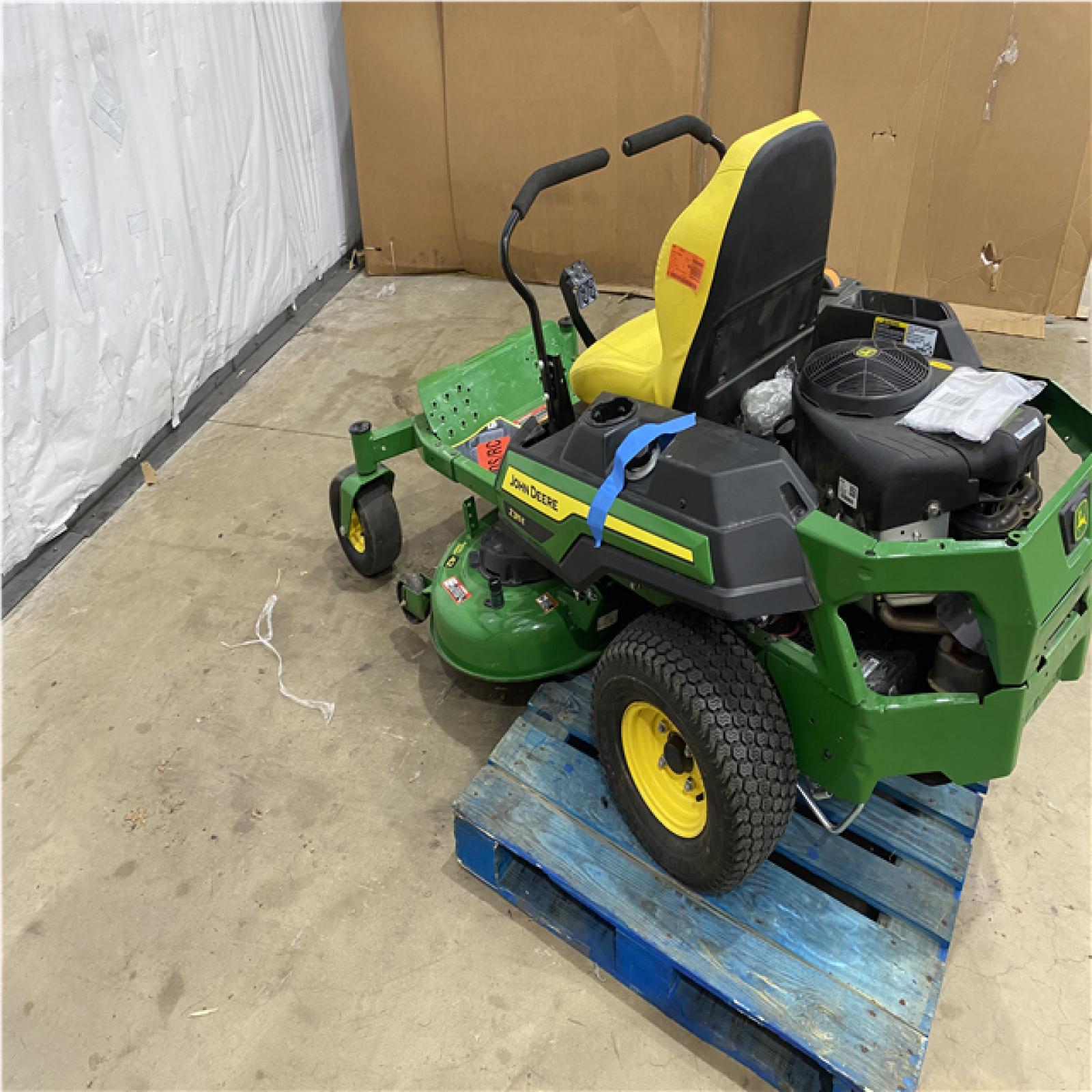 Houston Location - AS-IS Outdoor Power Equipment JOHN DEERE Z 315 E SIT DOWN MOWER