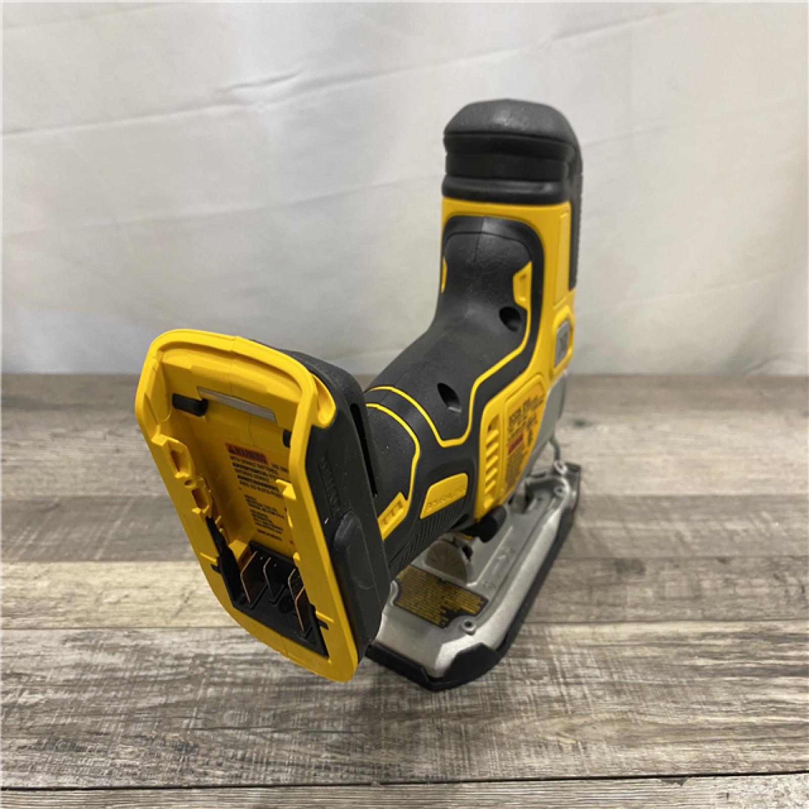 AS-IS DEWALT 20V MAX XR Cordless Barrel Grip Jigsaw (Tool Only)