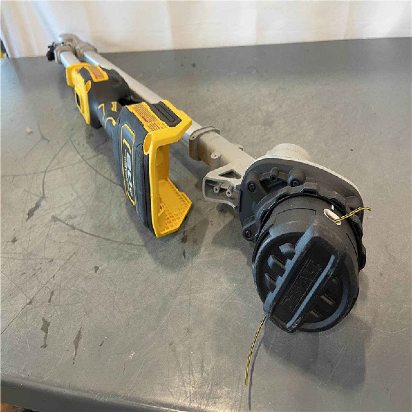 AS-IS - DEWALT 20V MAX 14 in. Brushless Cordless Battery Powered Foldable String Trimmer
