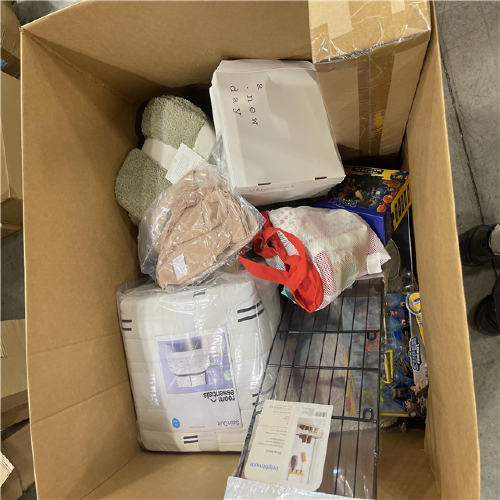 DALLAS LOCATION- NEW!- BULLSEYE MIXED PALLET