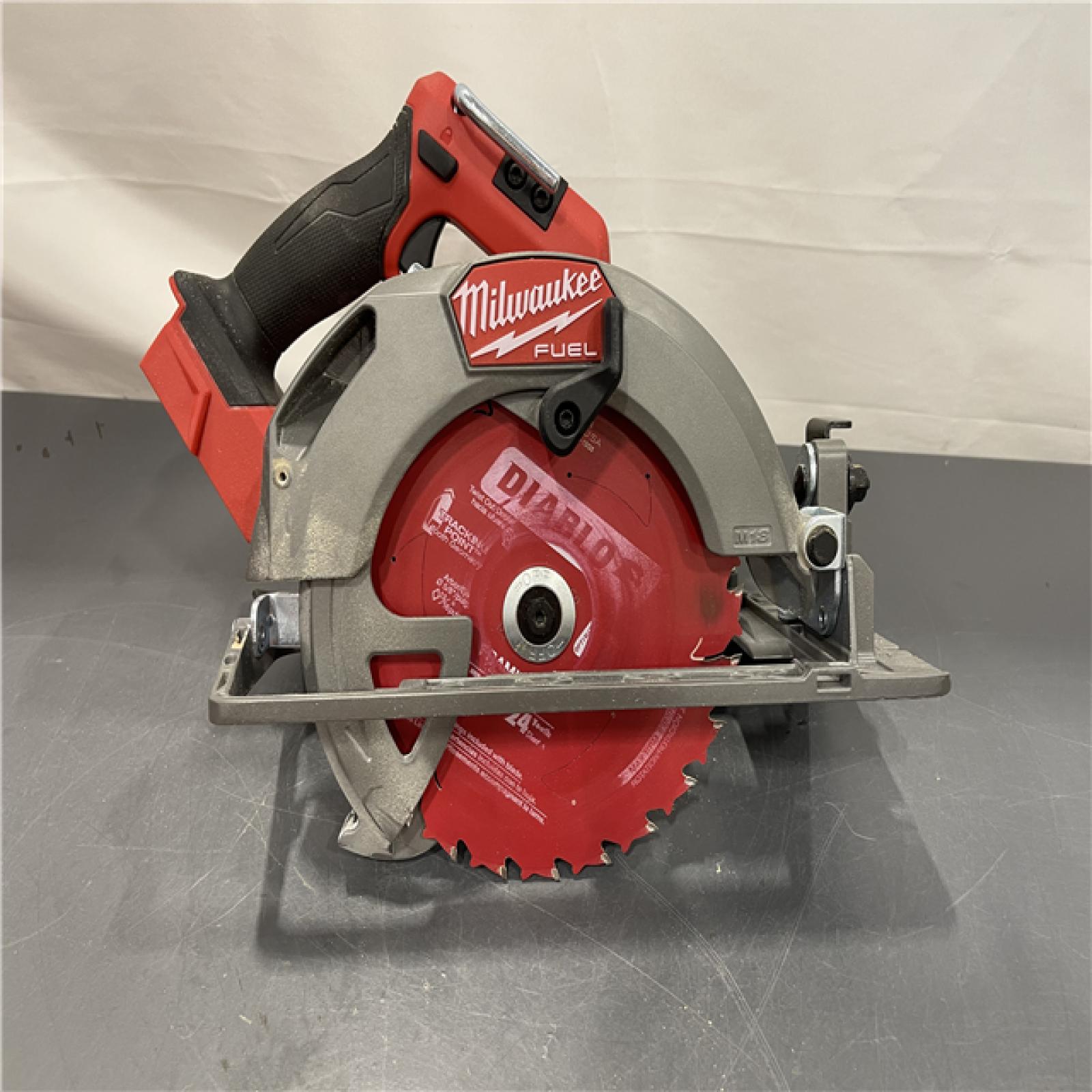 AS-IS - Milwaukee M18 FUEL 7-1/4 Inch Circular Saw (Bare Tool)