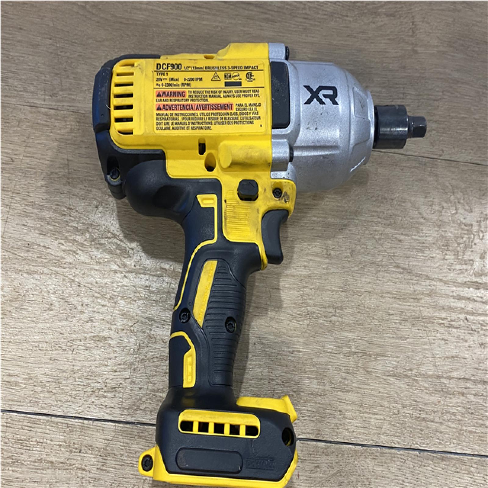 AS-IS DEWALT 20V MAX Lithium-Ion Cordless 1/2 in. Impact Wrench Kit