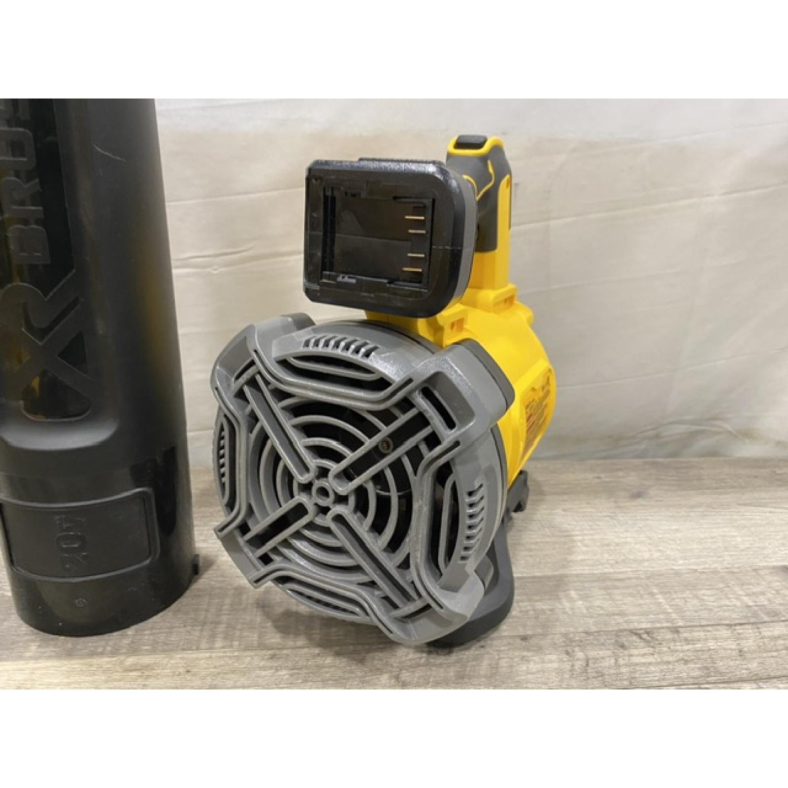 AS-IS DEWALT 20V MAX* XR Brushless Cordless Handheld Blower Kit