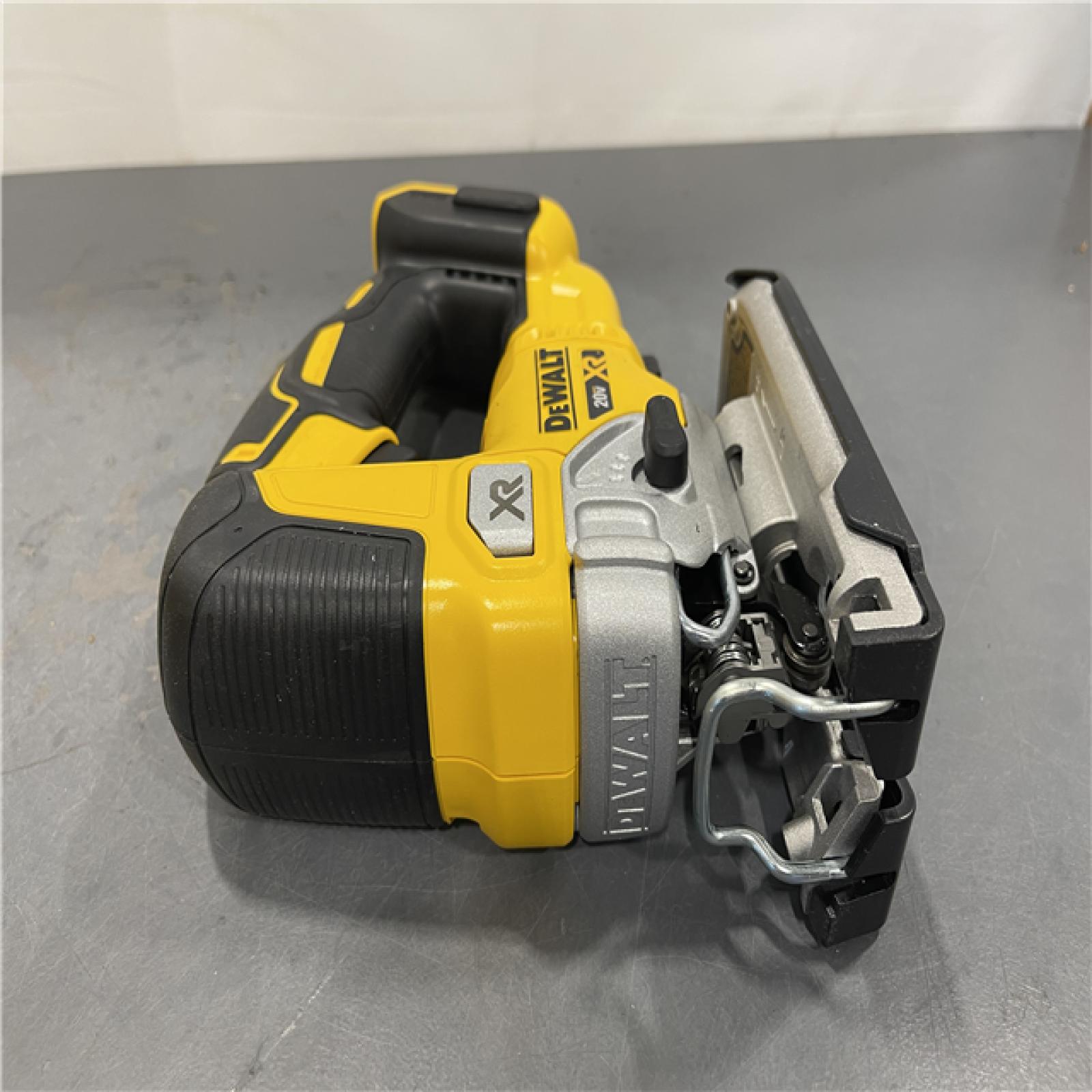 AS-IS - DeWalt 20V MAX XR Cordless Brushless Jigsaw