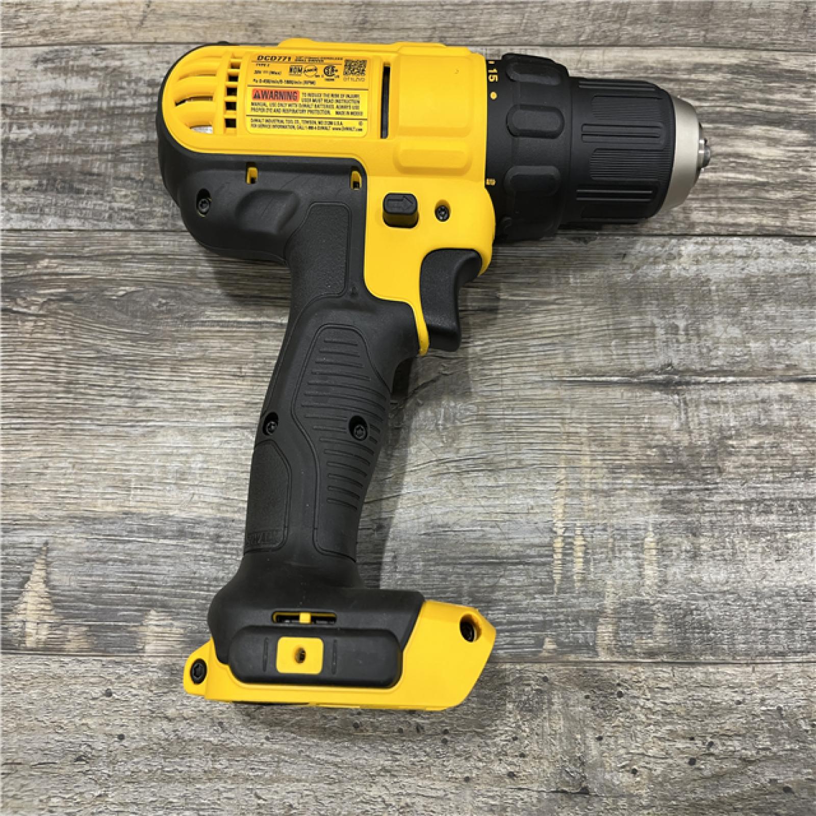 AS-IS DEWALT 20V MAX Cordless 1/2 in. Drill/Driver Kit
