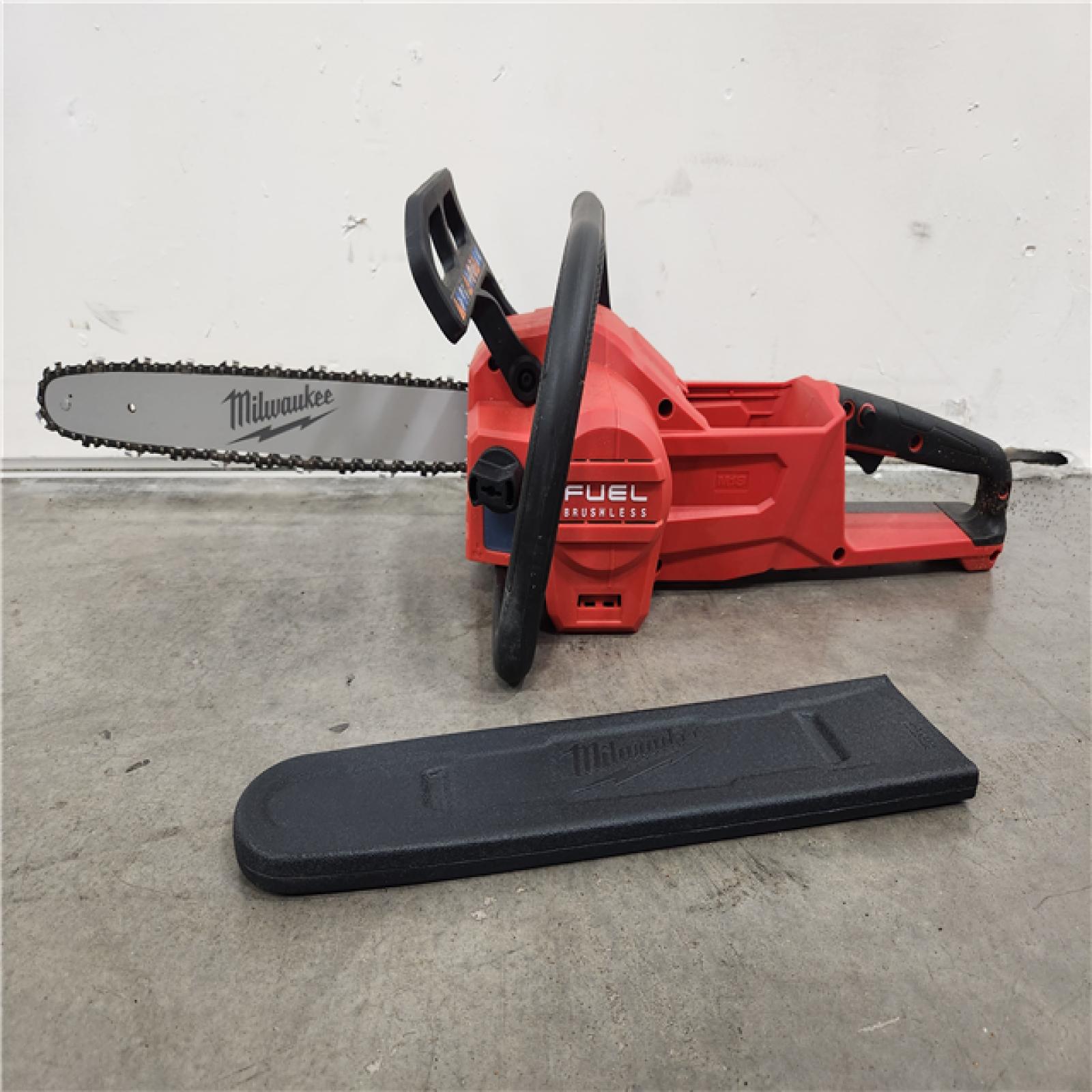 Phoenix Location NEW Milwaukee M18 FUEL 16 in. 18V Lithium-Ion Brushless Battery Chainsaw/Pole Saw (Tool-Only)
