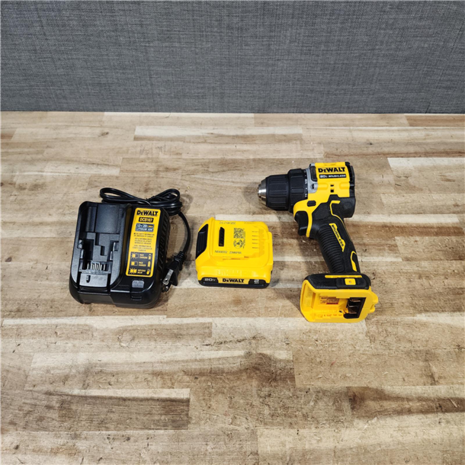 HOUSTON LOCATION - AS - IS DEWALT Atomic 20V Lithium-Ion Cordless Compact 1/2 in. Drill/Driver Kit