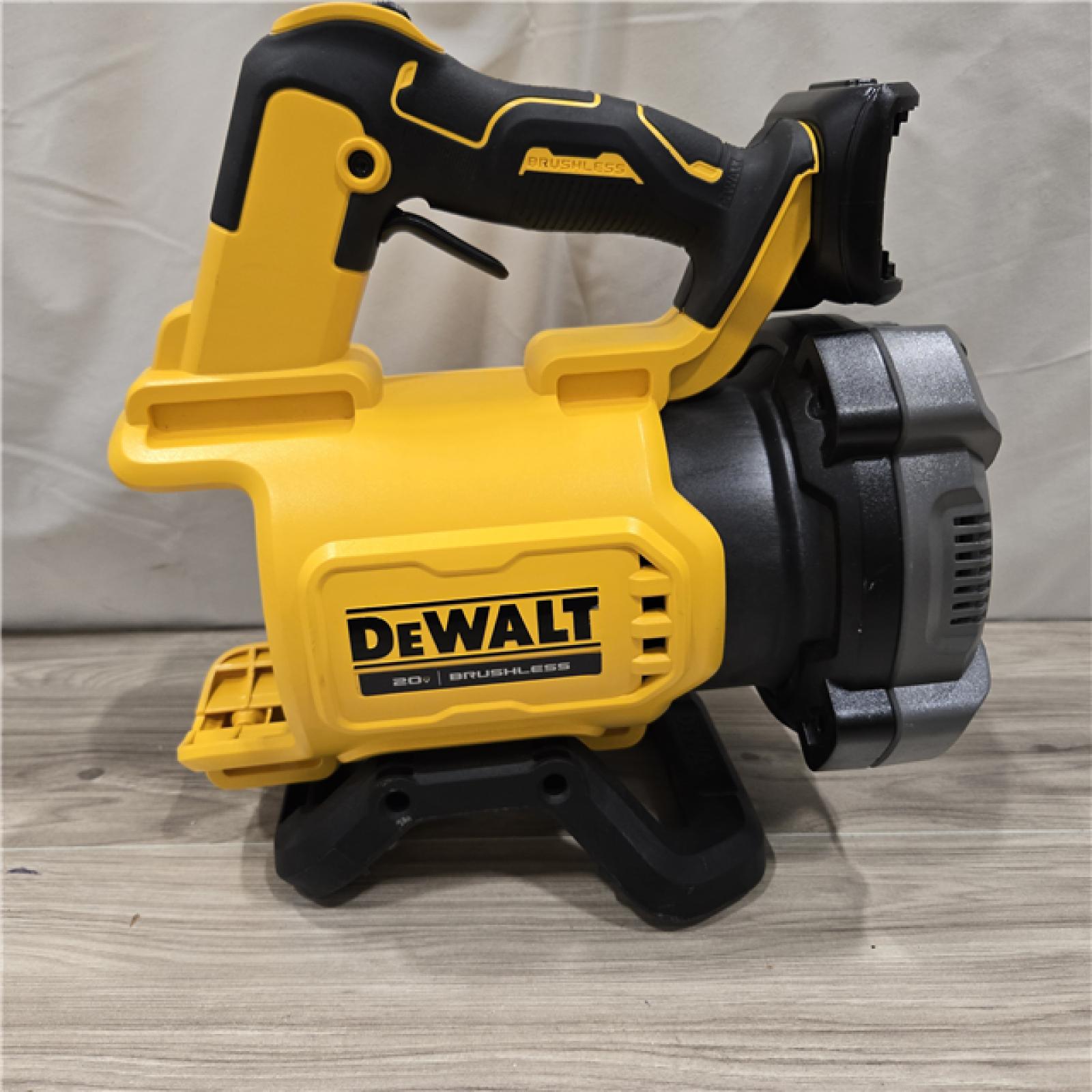 AS-IS DeWalt Brushless Cordless Handheld Leaf Blower Kit