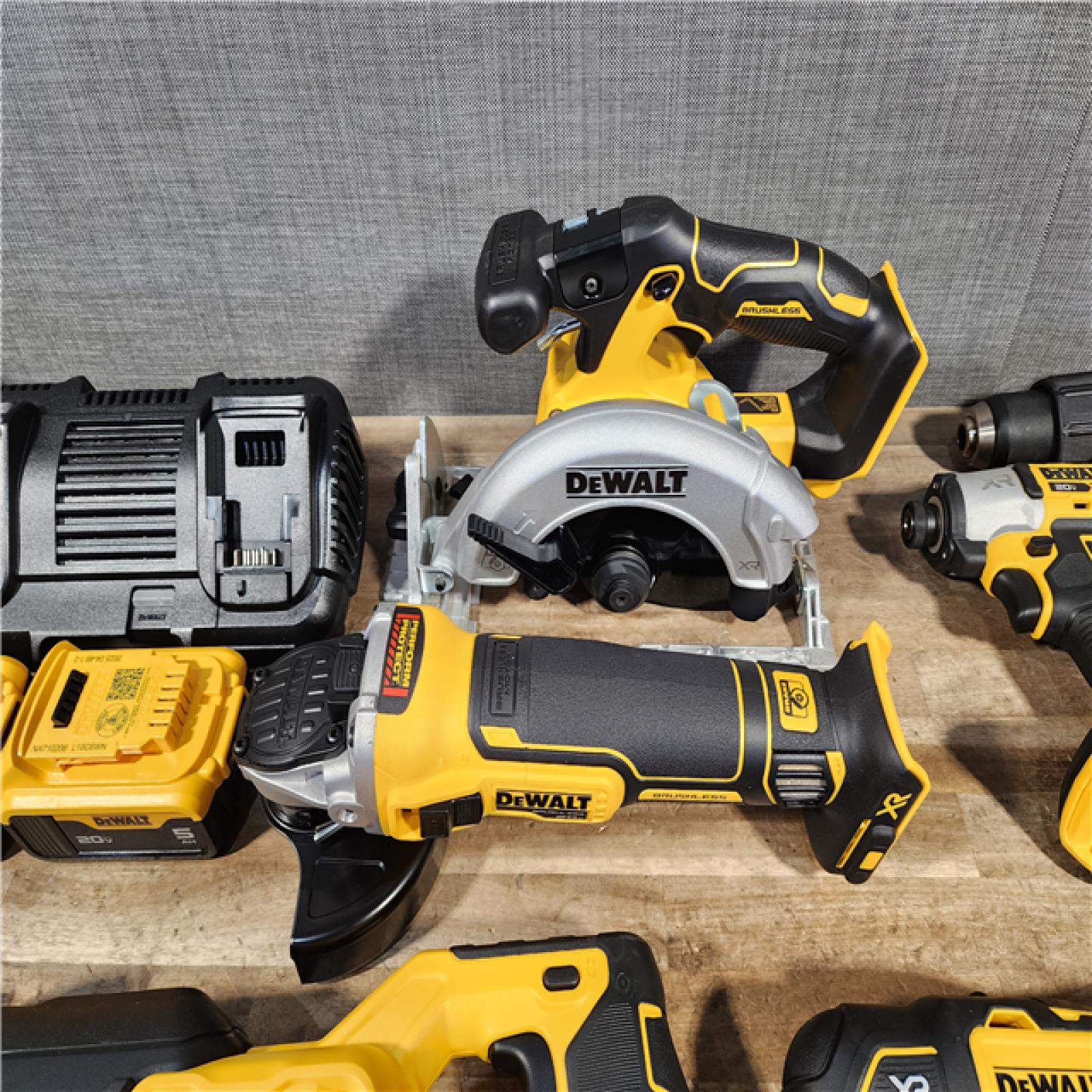 HOUSTON LOCATION - AS-IS DEWALT 20-Volt XR Lithium-Ion 6-Tool Cordless Combo Kit with (2) 5.0 Ah Battery Packs and Charger