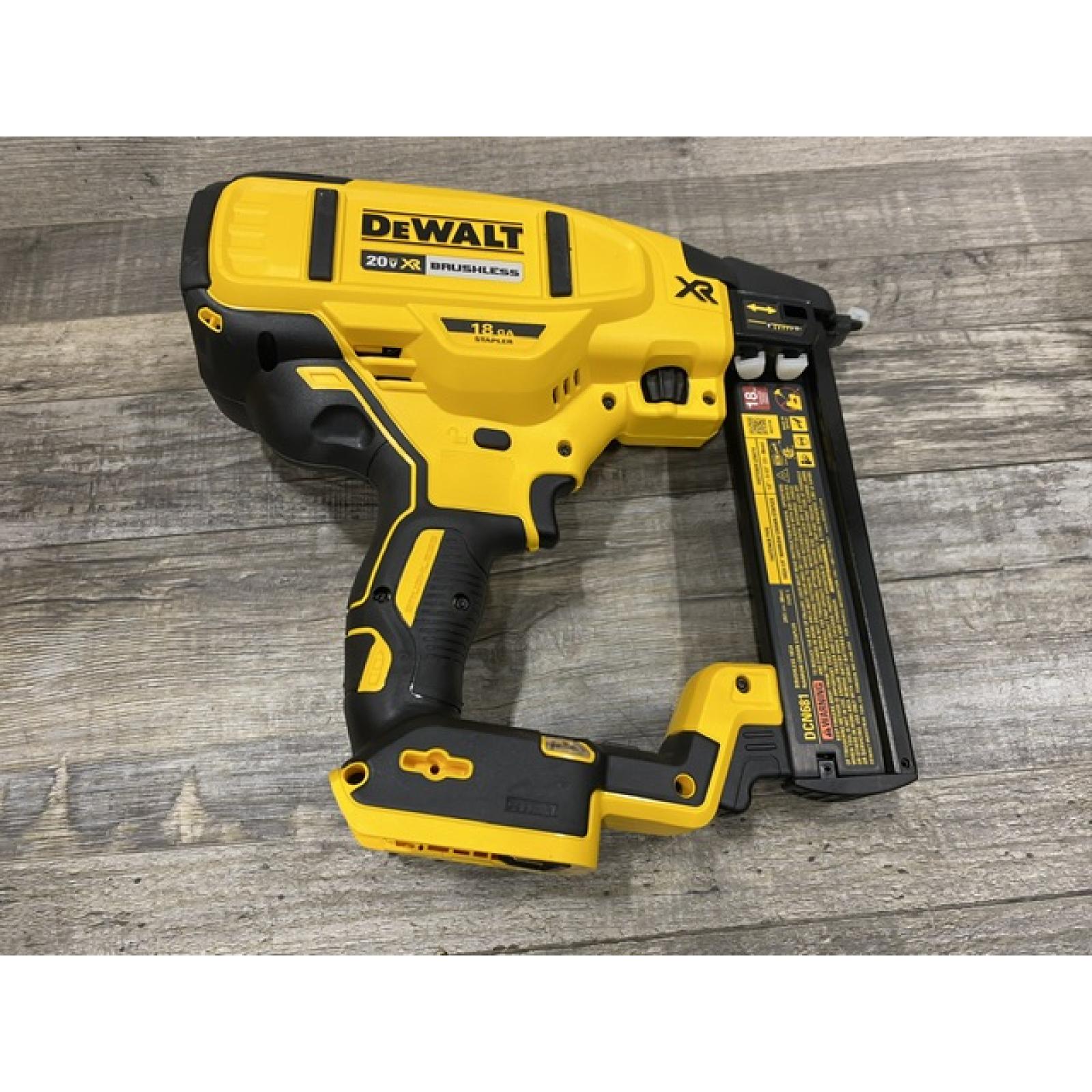 AS-IS DEWALT 20V MAX XR Lithium-Ion Cordless 18-Gauge Narrow Crown Stapler Kit