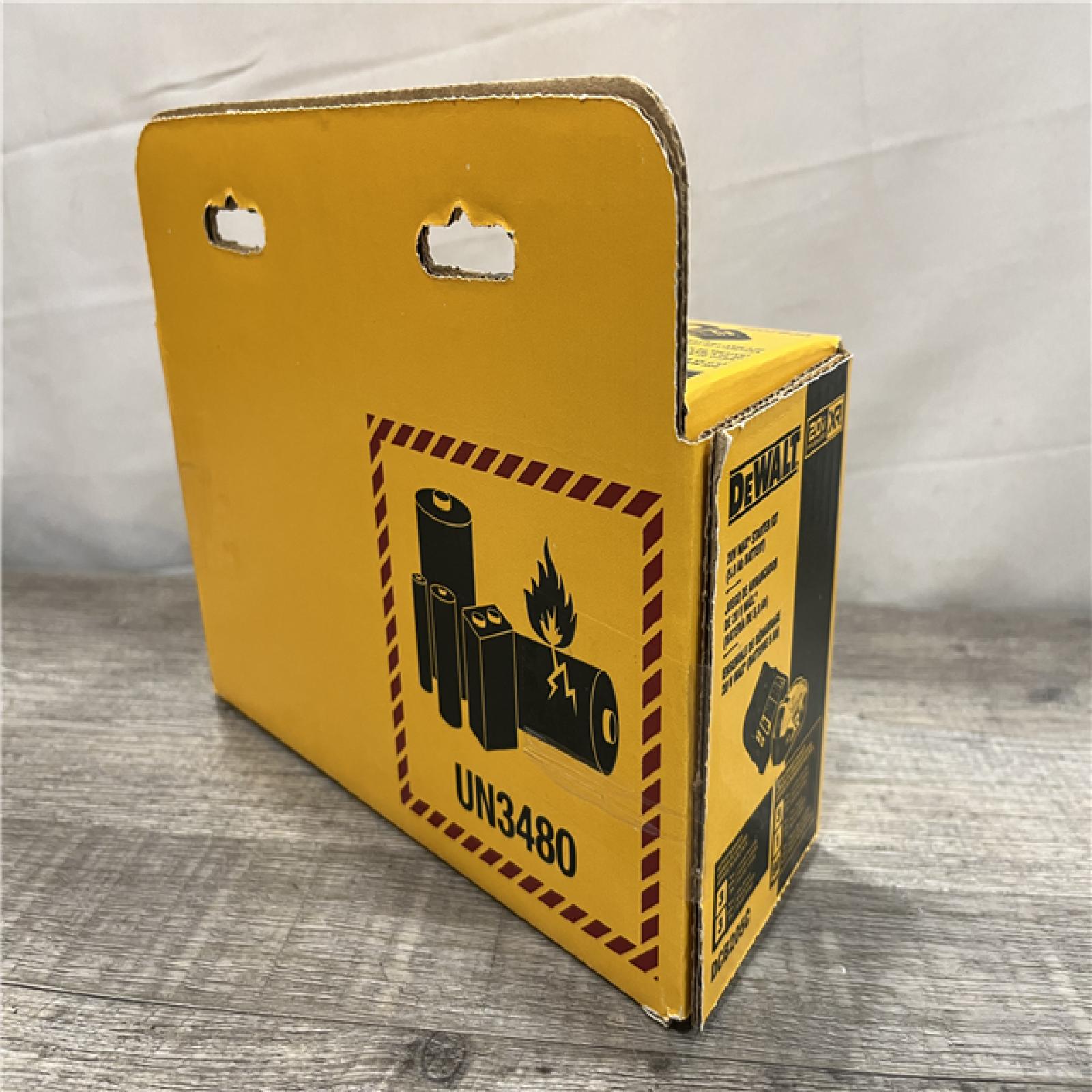 NEW - DEWALT 20V MAX Lithium-Ion 5.0 Ah Battery and Charger