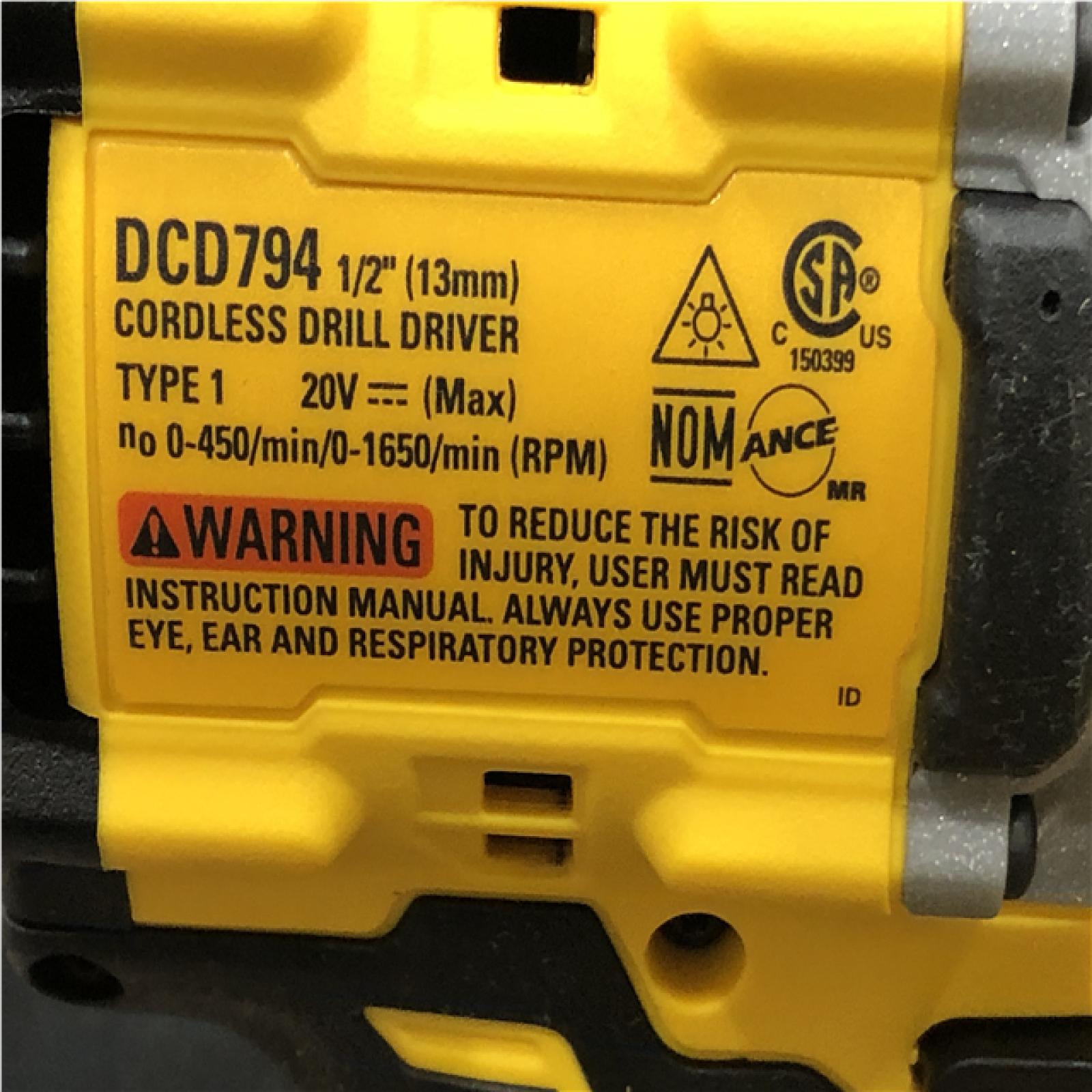 AS-IS DEWALT ATOMIC 20-Volt Lithium-Ion Cordless Brushless (4-Tool) Combo Kit