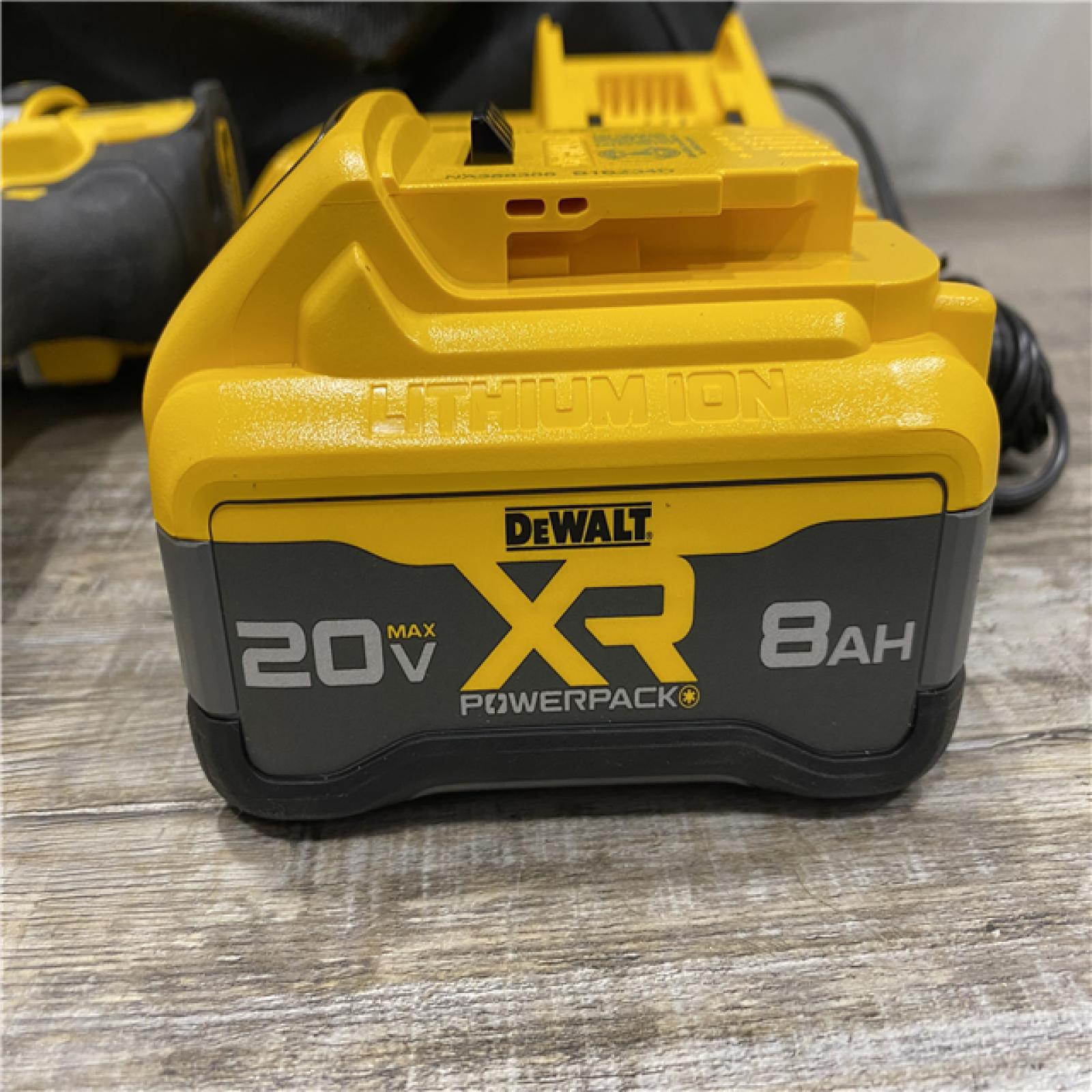 AS-IS DEWALT Atomic 20V Max Lithium-Ion Brushless Cordless Compact 1/4 in. Impact Driver Kit