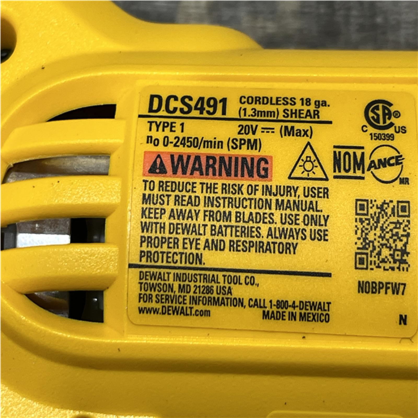 AS-IS DEWALT 20V MAX Cordless 18-Gauge Swivel Head Shears (Tool Only)