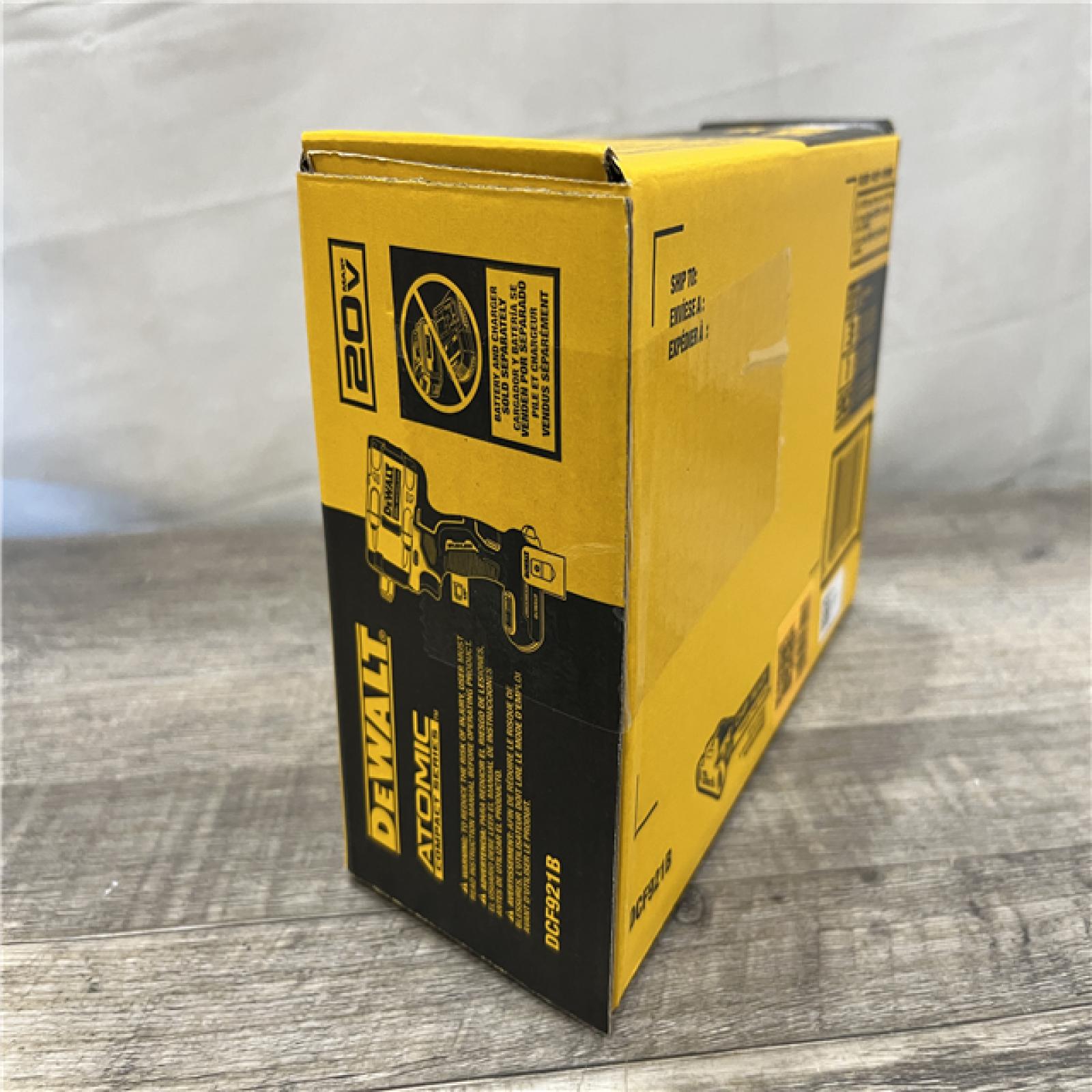 NEW - DEWALT 20V MAX ATOMIC 1/2 in. Cordless Brushless Compact Impact Wrench (Tool Only)