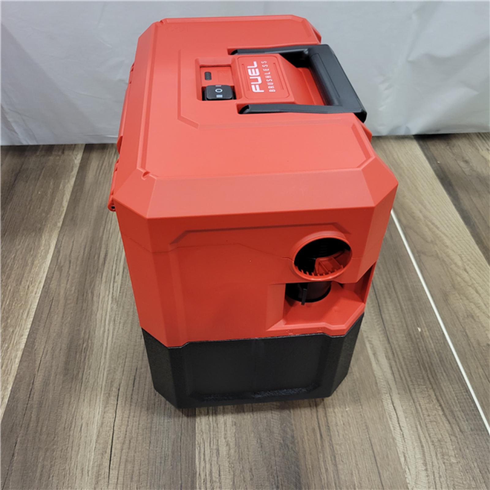 GOOD Milwaukee Tools MLW0960-20 M12 Fuel Wet & Dry Vacuum Tool