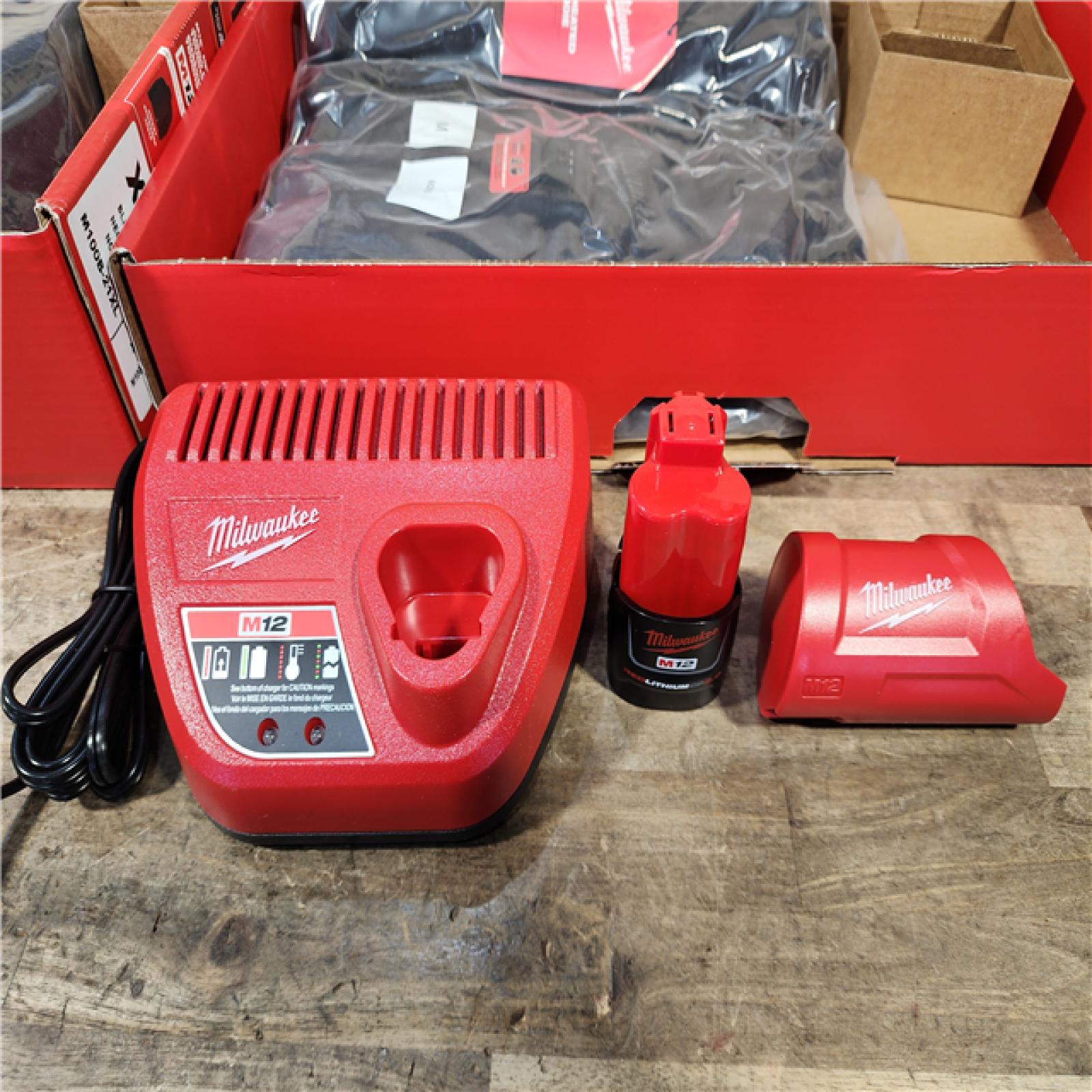 HOUSTON LOCATION - AS-IS MILWAUKEE 2 HEATED CLOTHING COMBO KIT