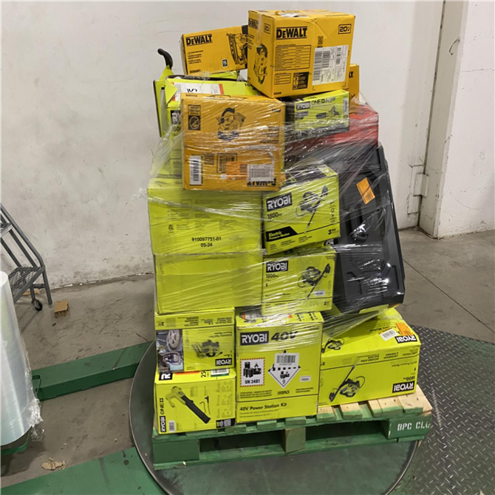 Dallas Location - As-Is Tool Pallet