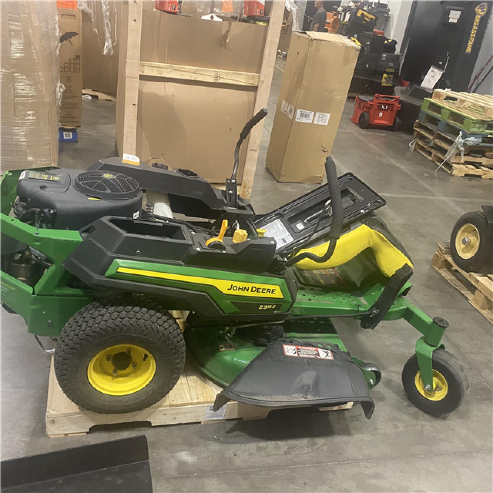 Dallas Location - As-Is John Deere Z315E ZTrak 42-in 20 - Riding Lawn Mowers