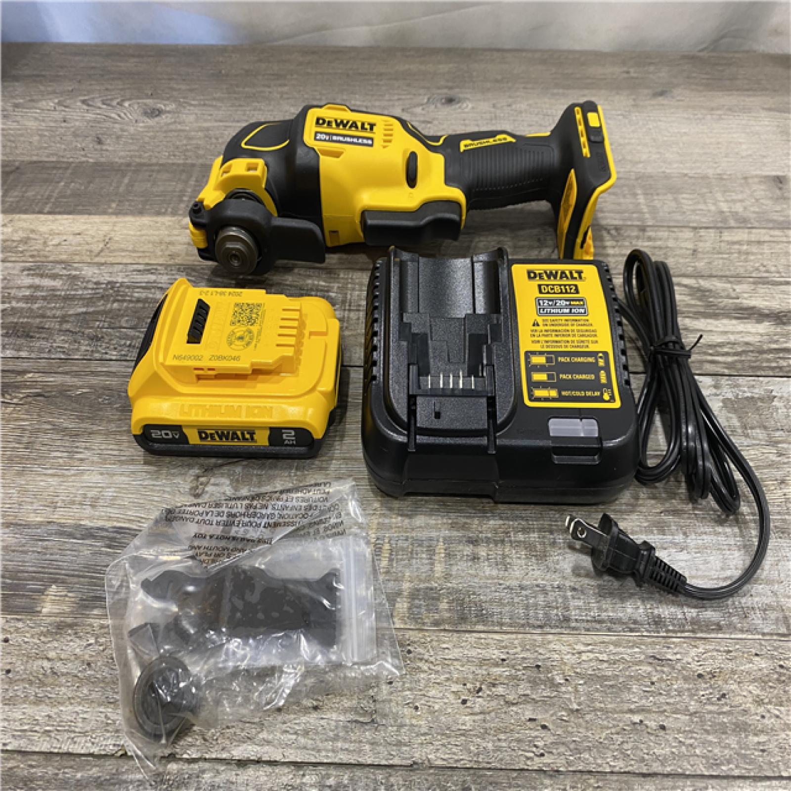 AS-IS DEWALT ATOMIC 20V MAX Cordless Brushless Oscillating Multi Tool Kit