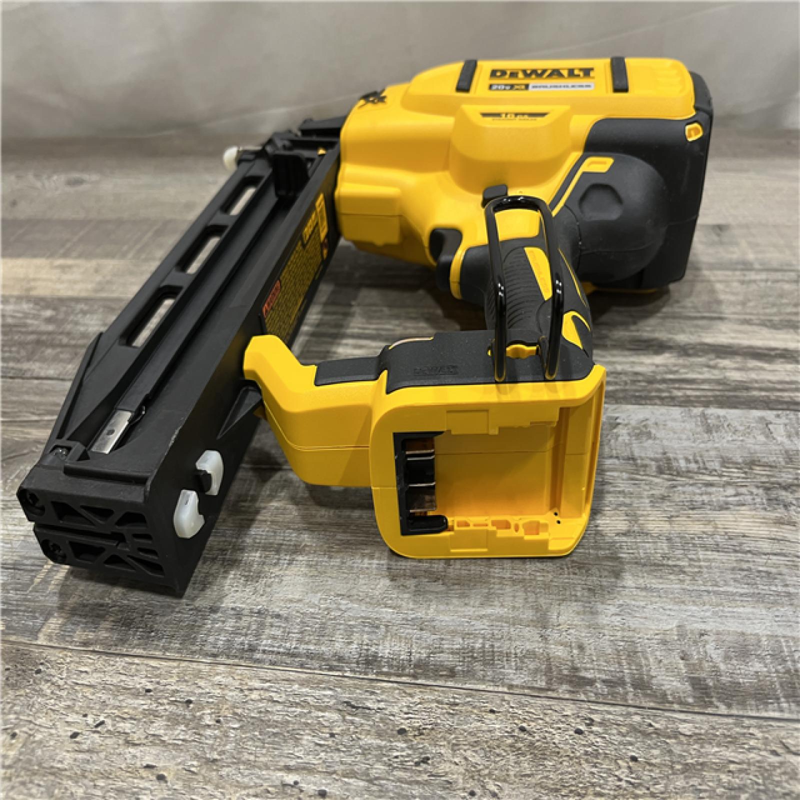 AS-IS DEWALT 20V MAX XR 16-Gauge Lithium-Ion Cordless Finish Nailer (Tool Only)