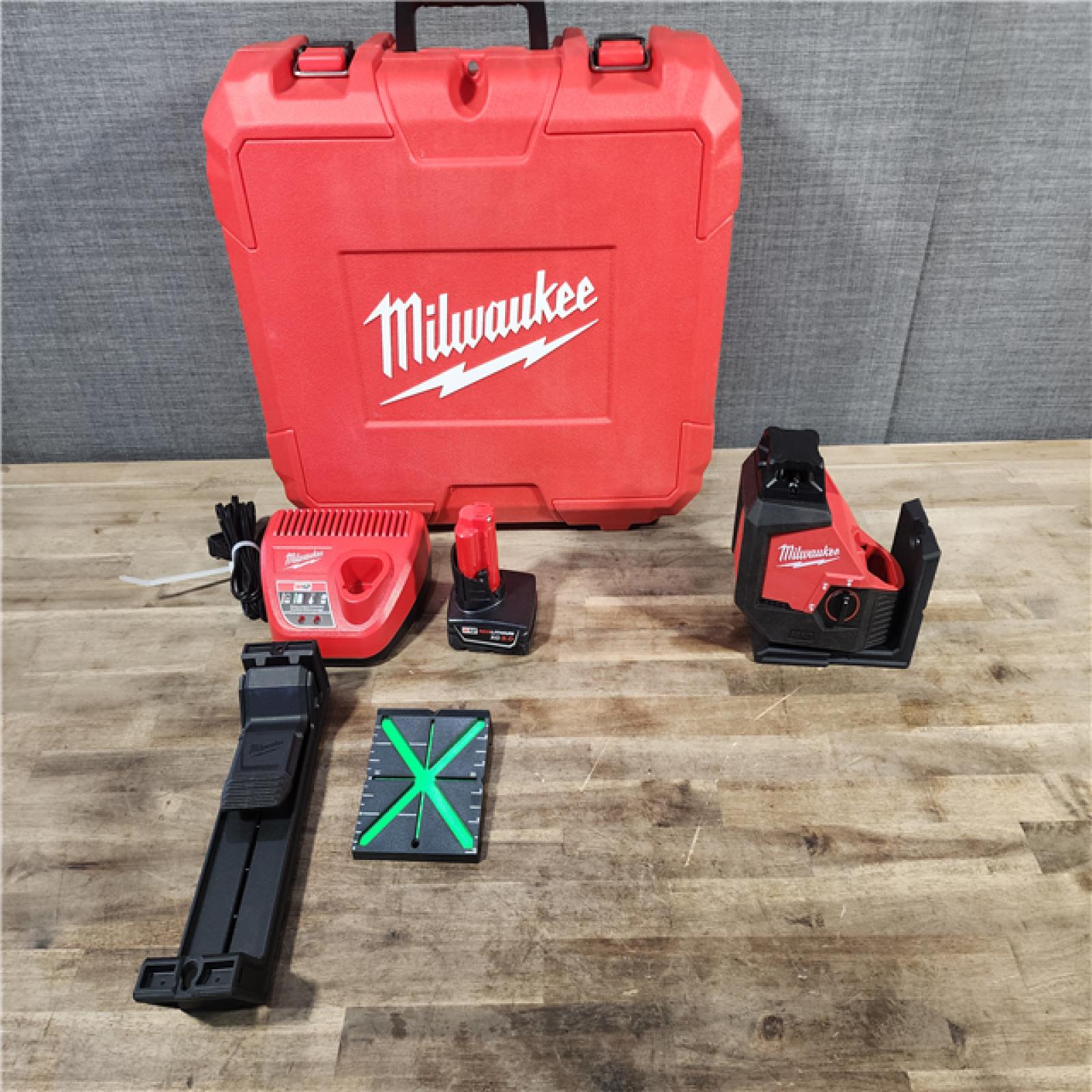 HOUSTON LOCATION - AS-IS M12 12-Volt Lithium-Ion Cordless Green 360-Degree Single Plane Laser Level Kit