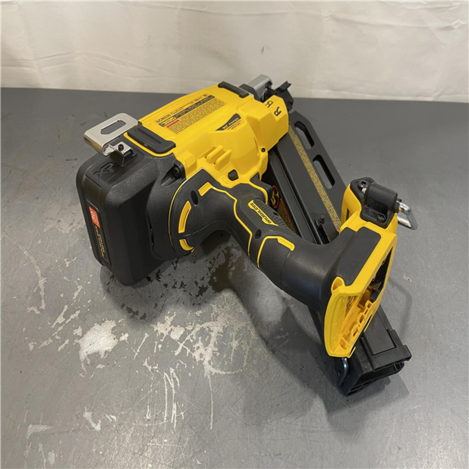 AS-IS - DEWALT 20V 30 Degree Cordless Framing Nailer