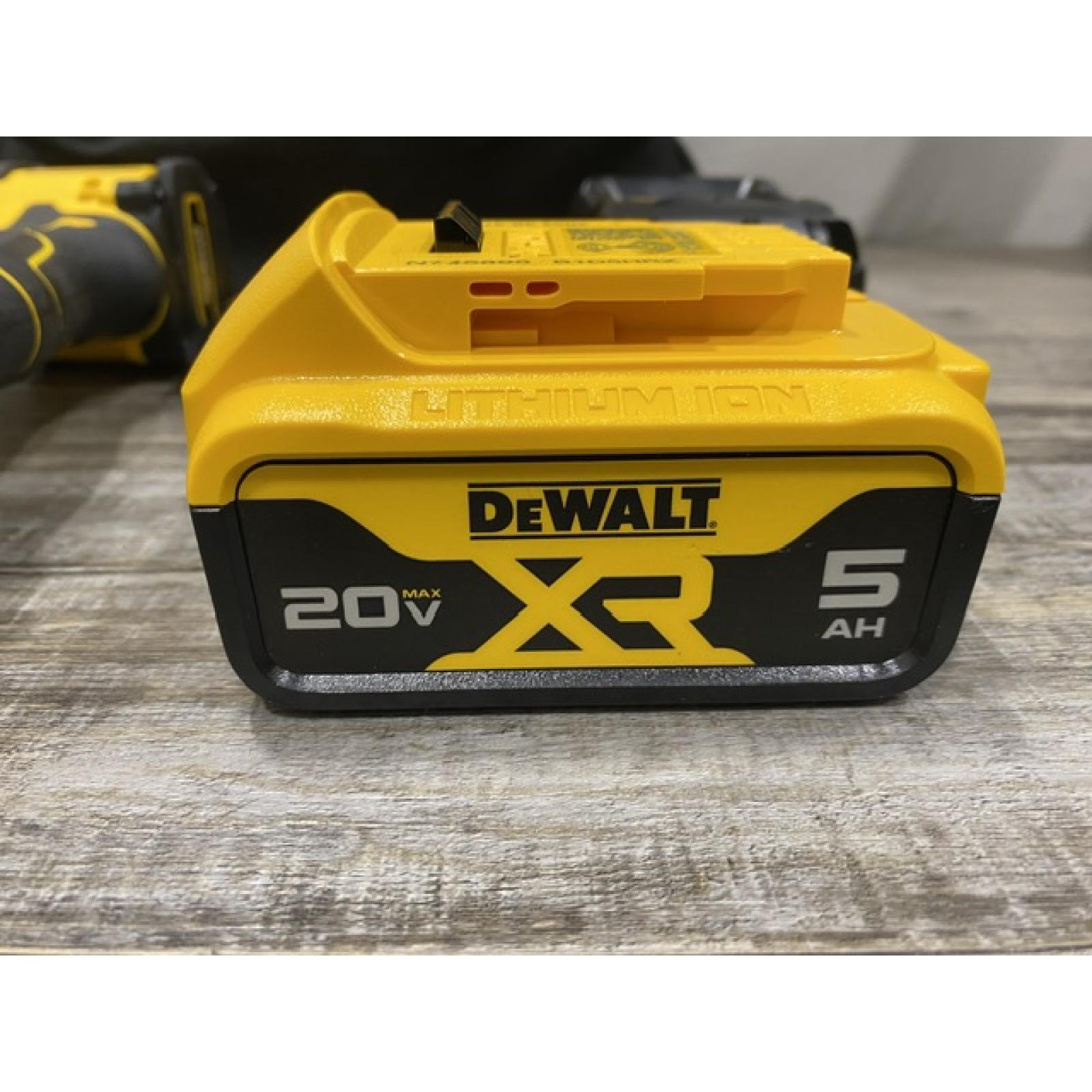 AS-IS DEWALT ATOMIC 20V MAX Lithium-Ion Cordless 1/4 in. Brushless Impact Driver Kit