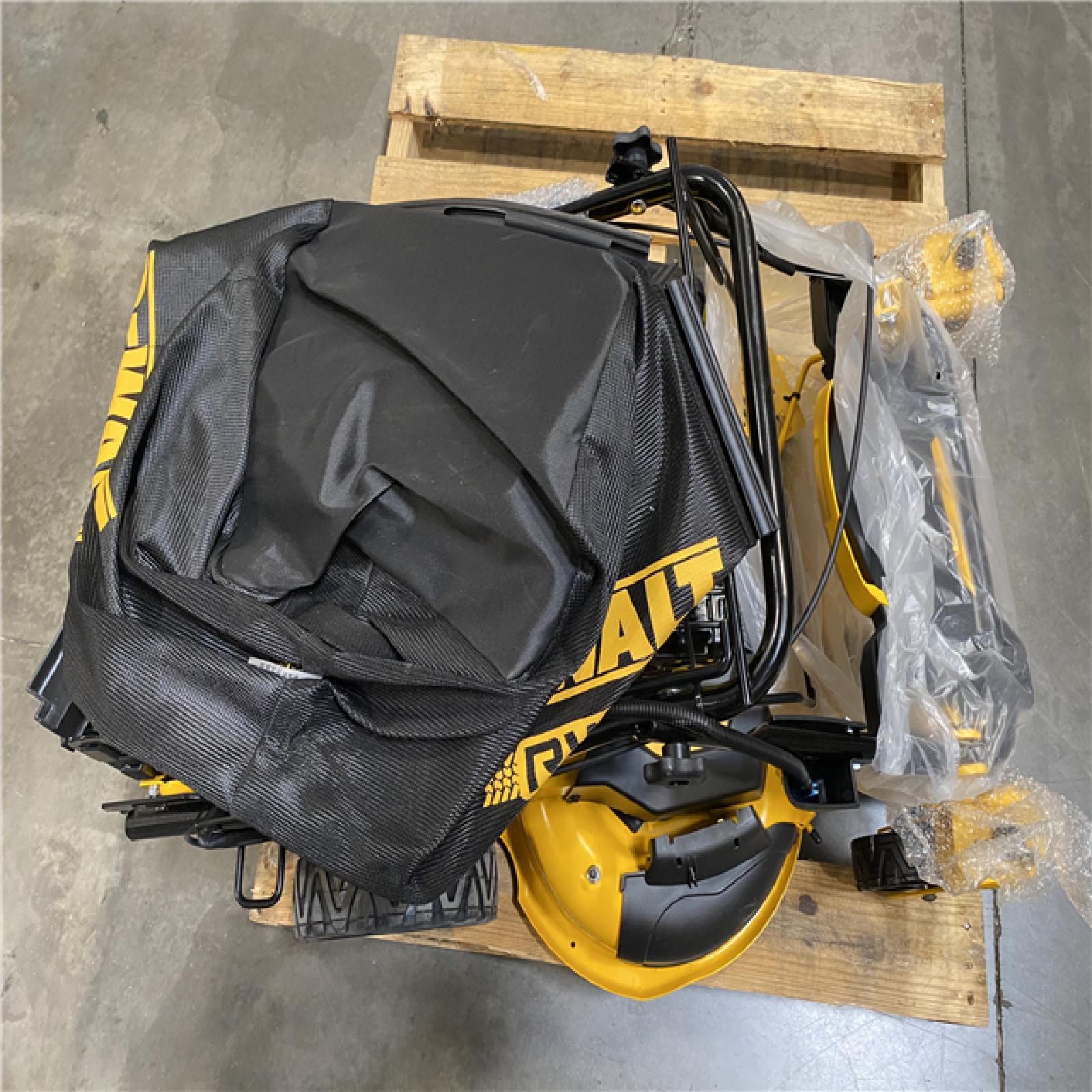 Dallas Location - As-Is DEWALT 28 in. 224ccGas Lawn Mower