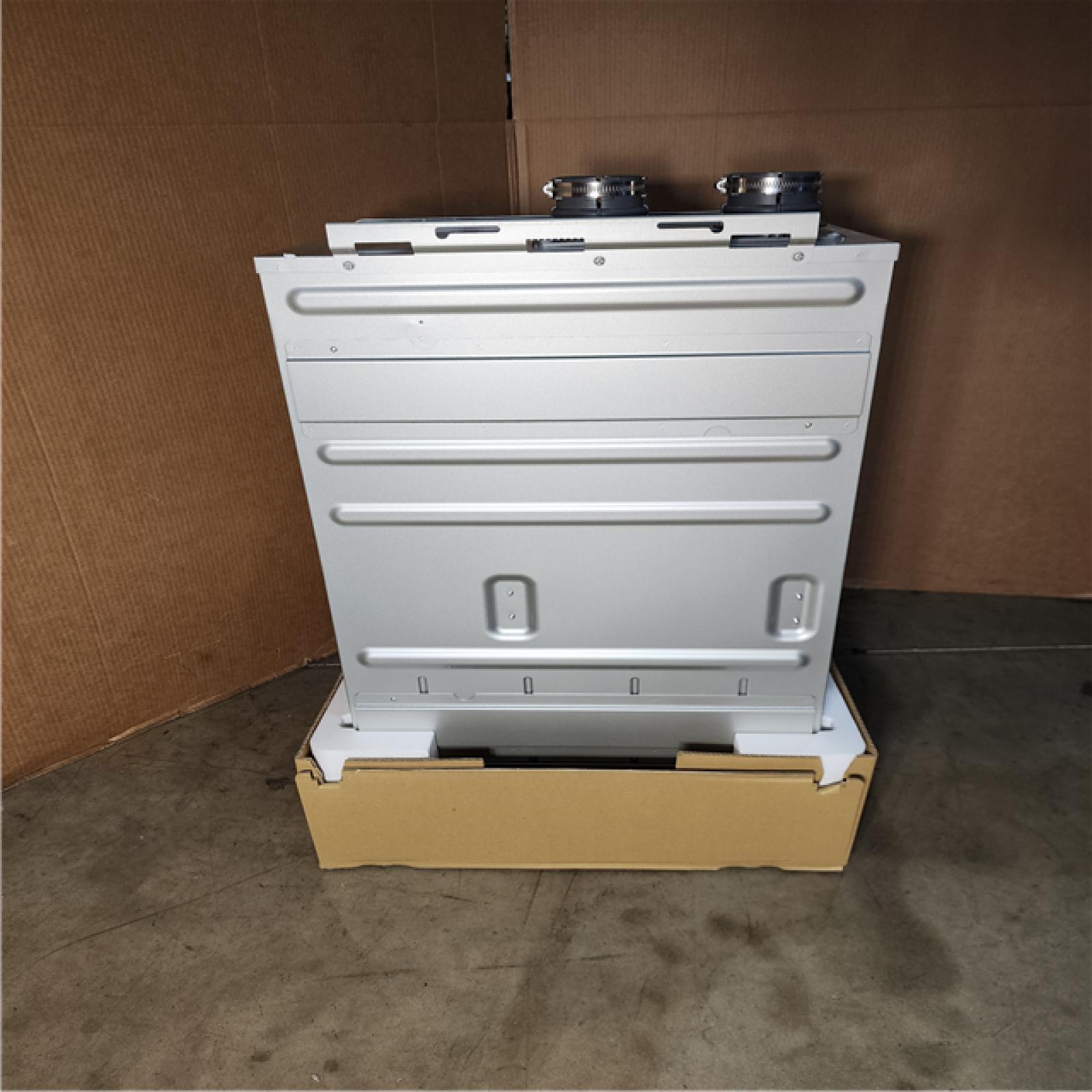 HOUSTON LOCATION - AS-IS (NEW) Noritz NRCR92-DV Natural Gas Tankless Water Heater