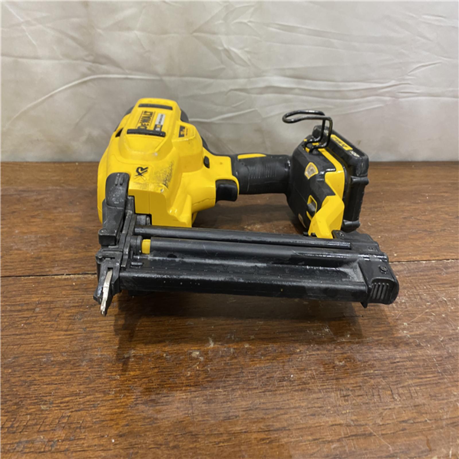 AS-IS DeWalt 20V MAX XR Lithium-Ion Electric Cordless 18-Gauge Brad Nailer (Tool Only)