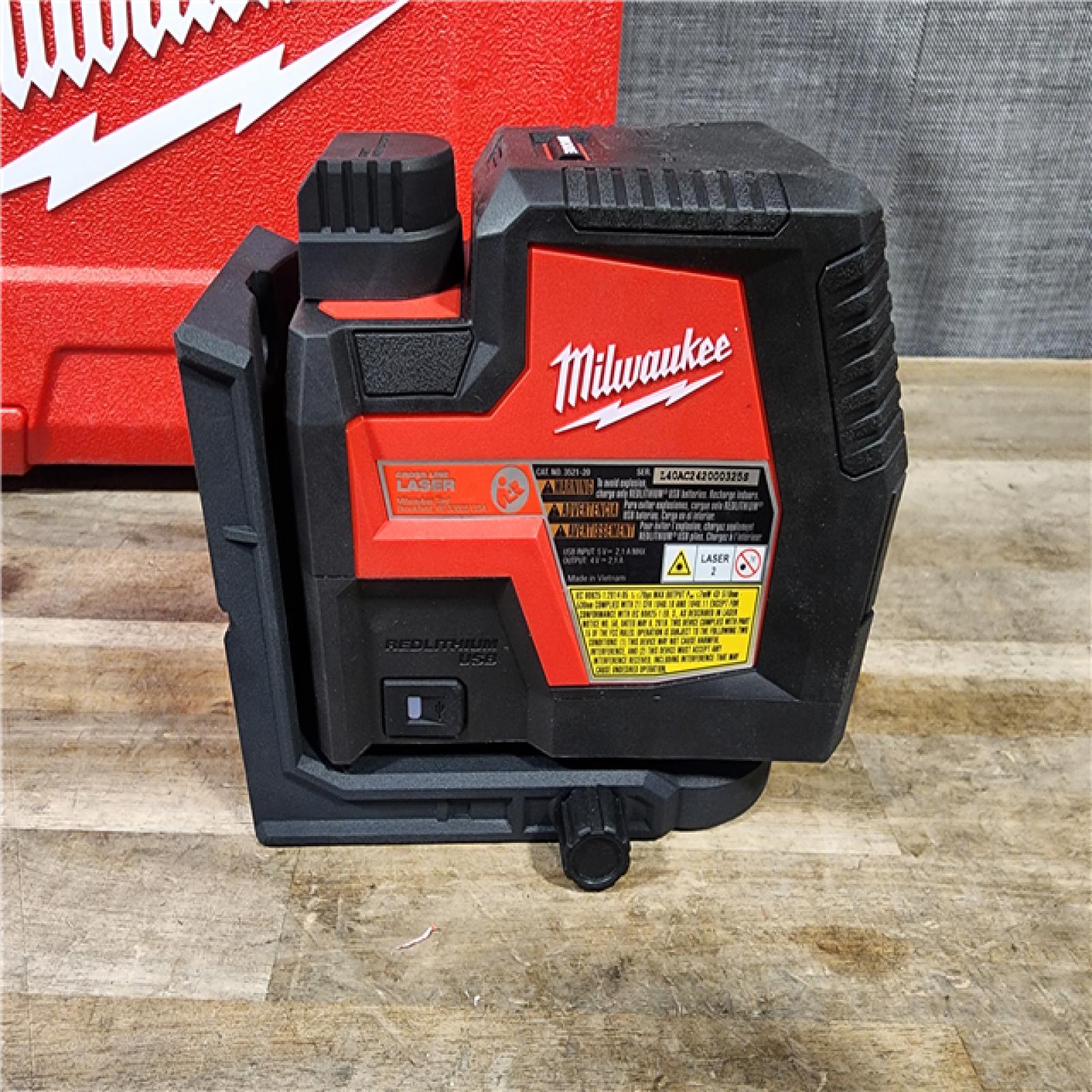 HOUSTON LOCATION - AS-IS MILWAUKEE 100 Ft. REDLITHIUM Lithium-Ion USB Green Rechargeable Cross Line Laser Level