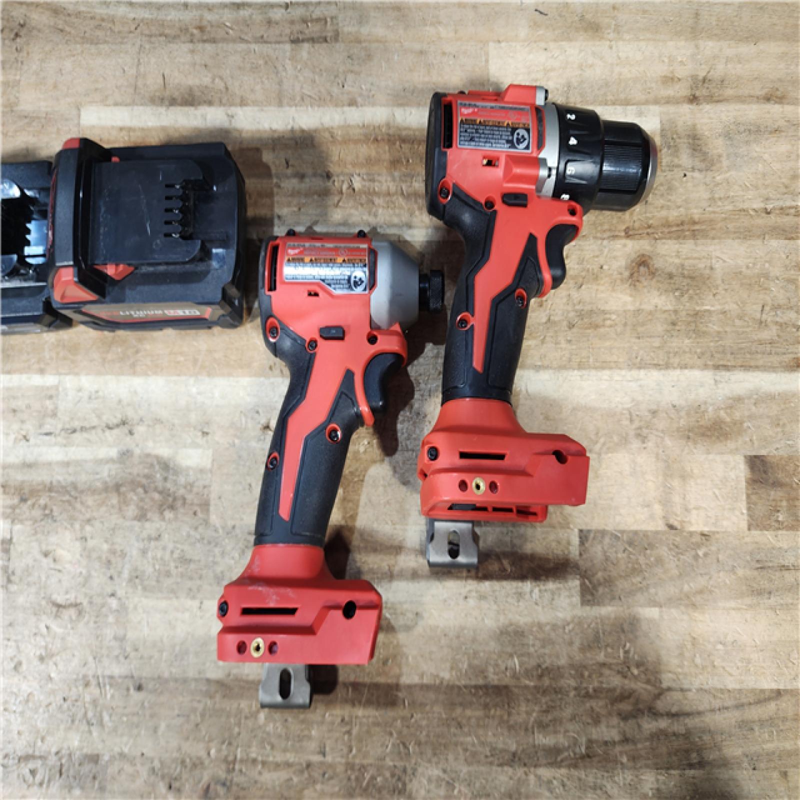 HOUSTON LOCATION - AS - IS Milwaukee 2 Tool Combo Kit W/ (2) Battery & Charger