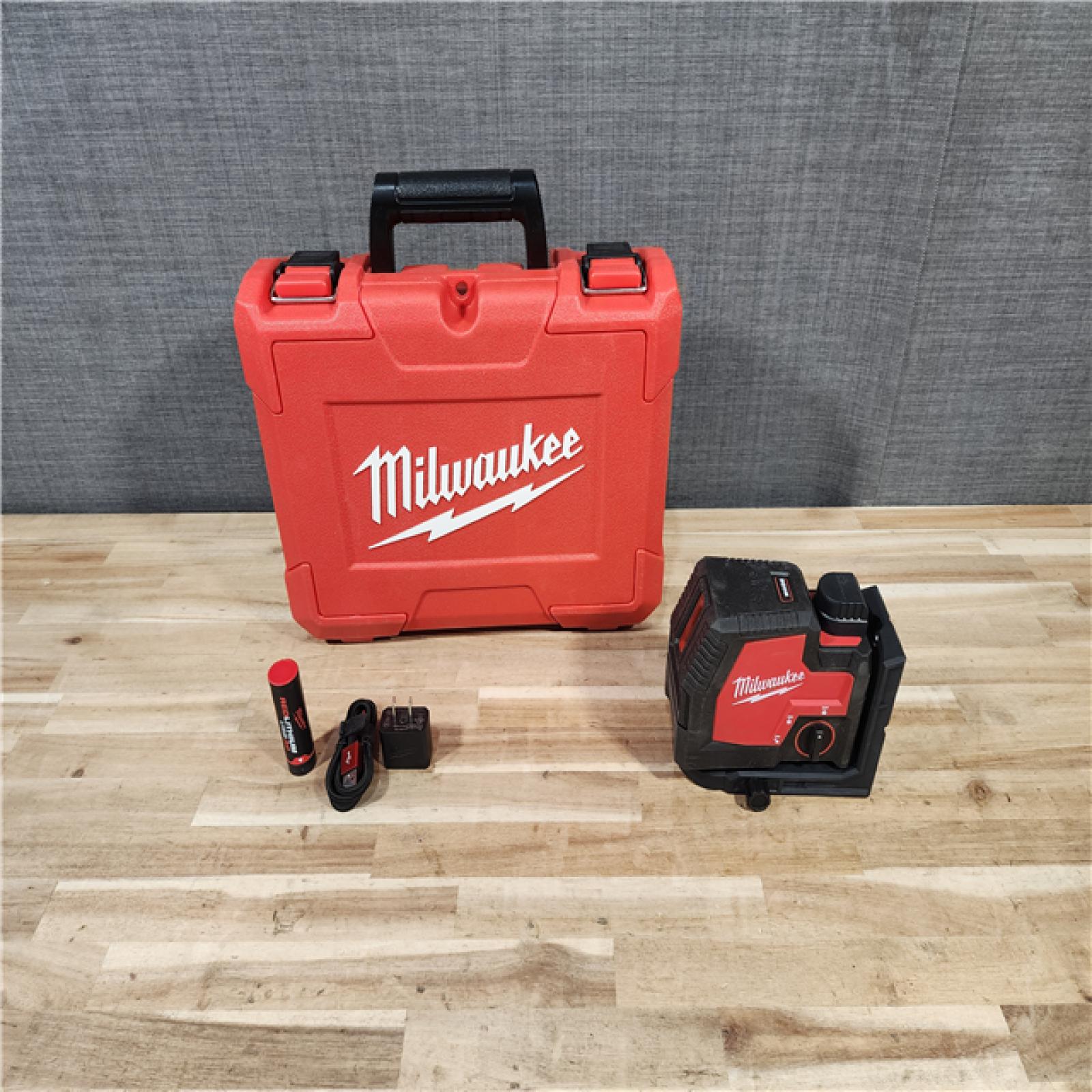 HOUSTON LOCATION - AS-IS Milwaukee 100 ft. REDLITHIUM Lithium-Ion USB Green Rechargeable Cross Line Laser Level with Charger