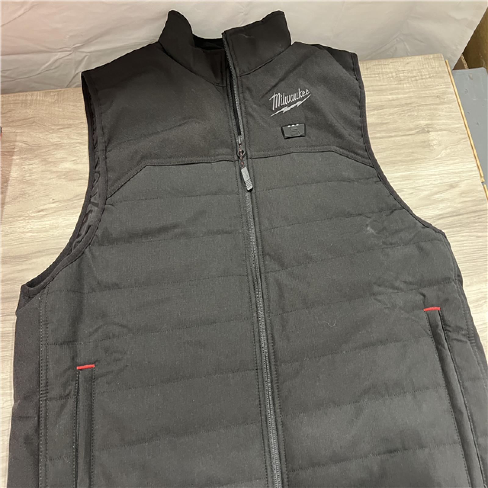 AS-IS Milwaukee Men's Large 12-Volt Lithium-Ion Cordless Axis Black Heated Vest Kit