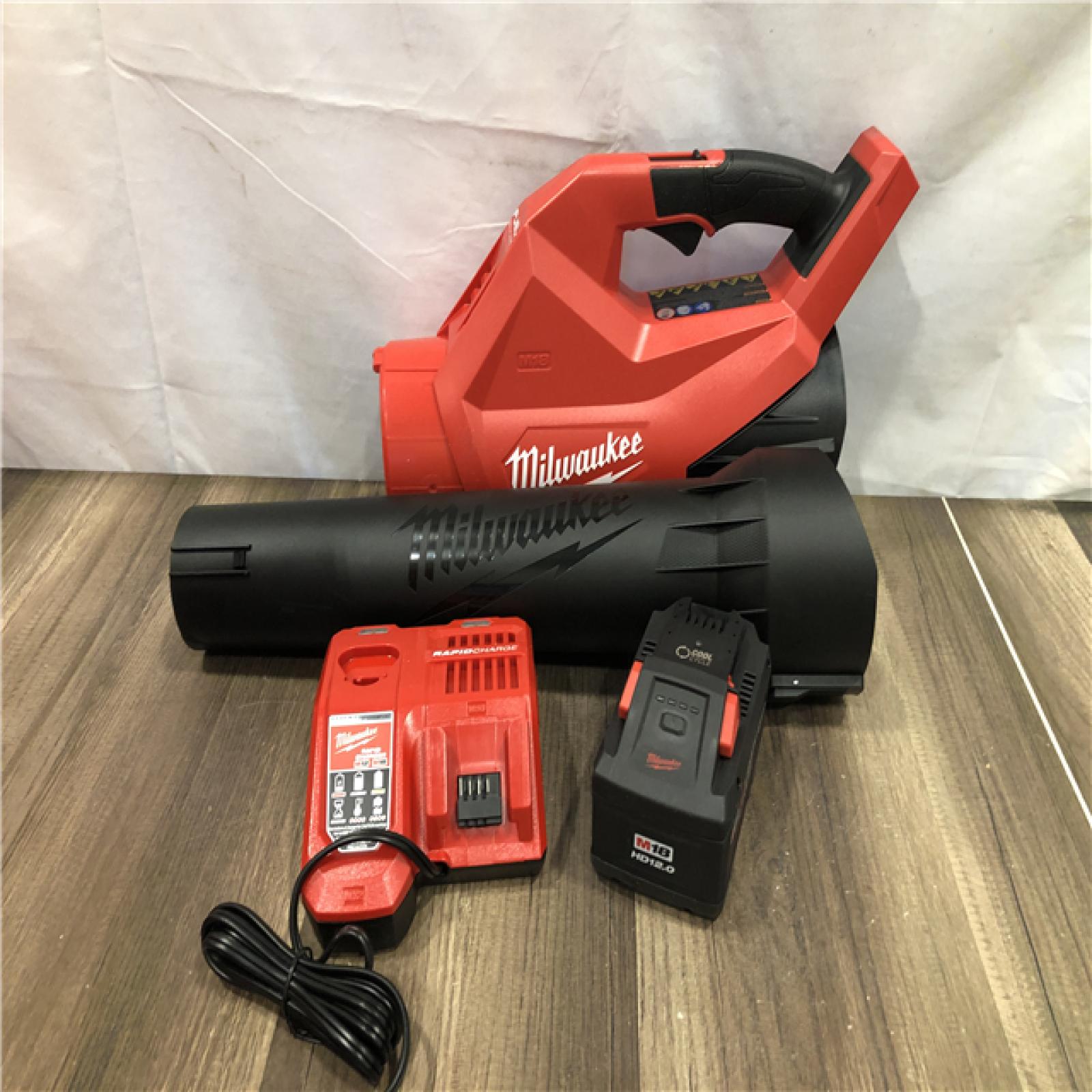 AS-IS Milwaukee FUEL 120 MPH 500 CFM 18V Brushless Cordless Battery Powered Leaf Blower Kit