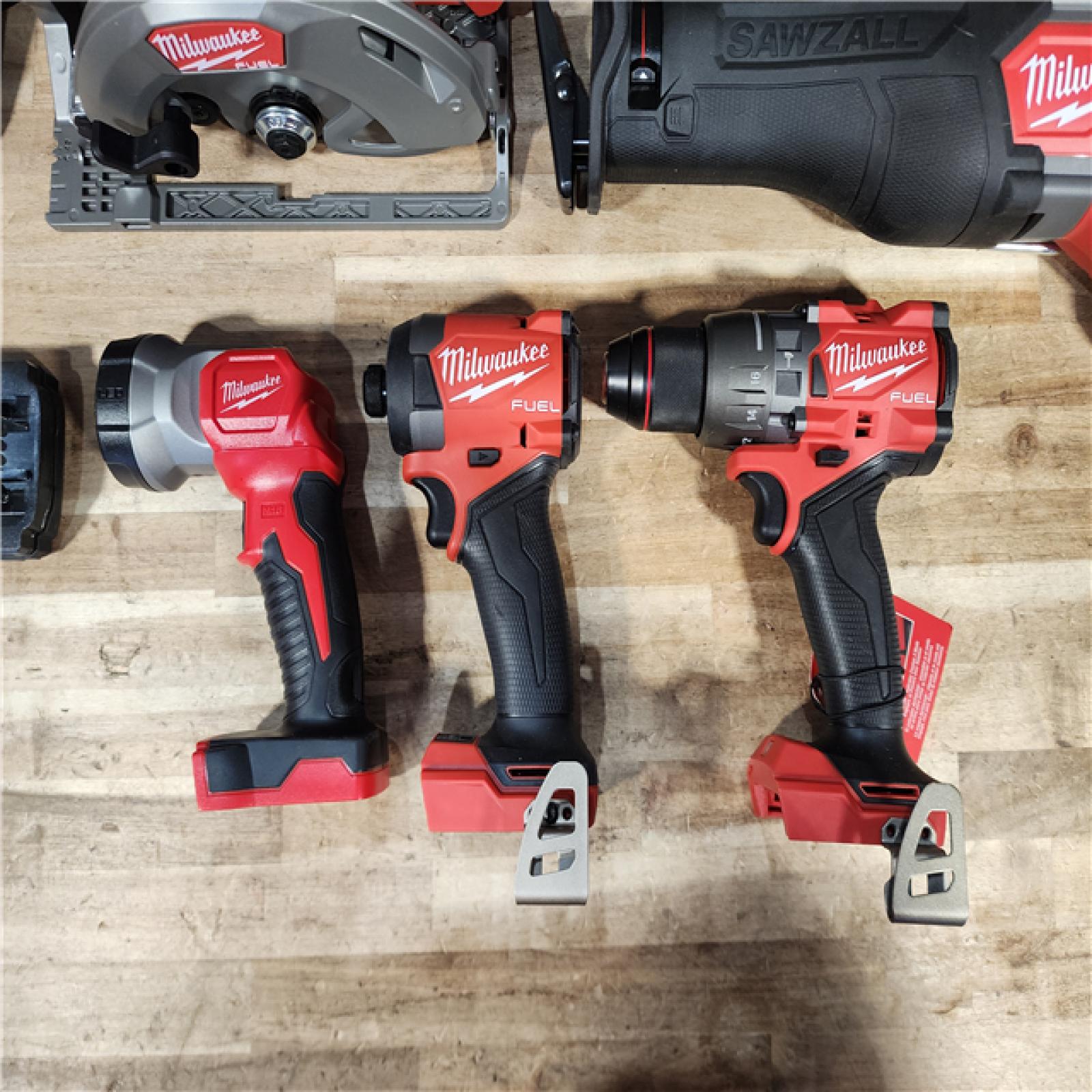 HOUSTON LOCATION - AS-IS Milwaukee 5 Tool Combo Kit W/ (2) Battery & Charger